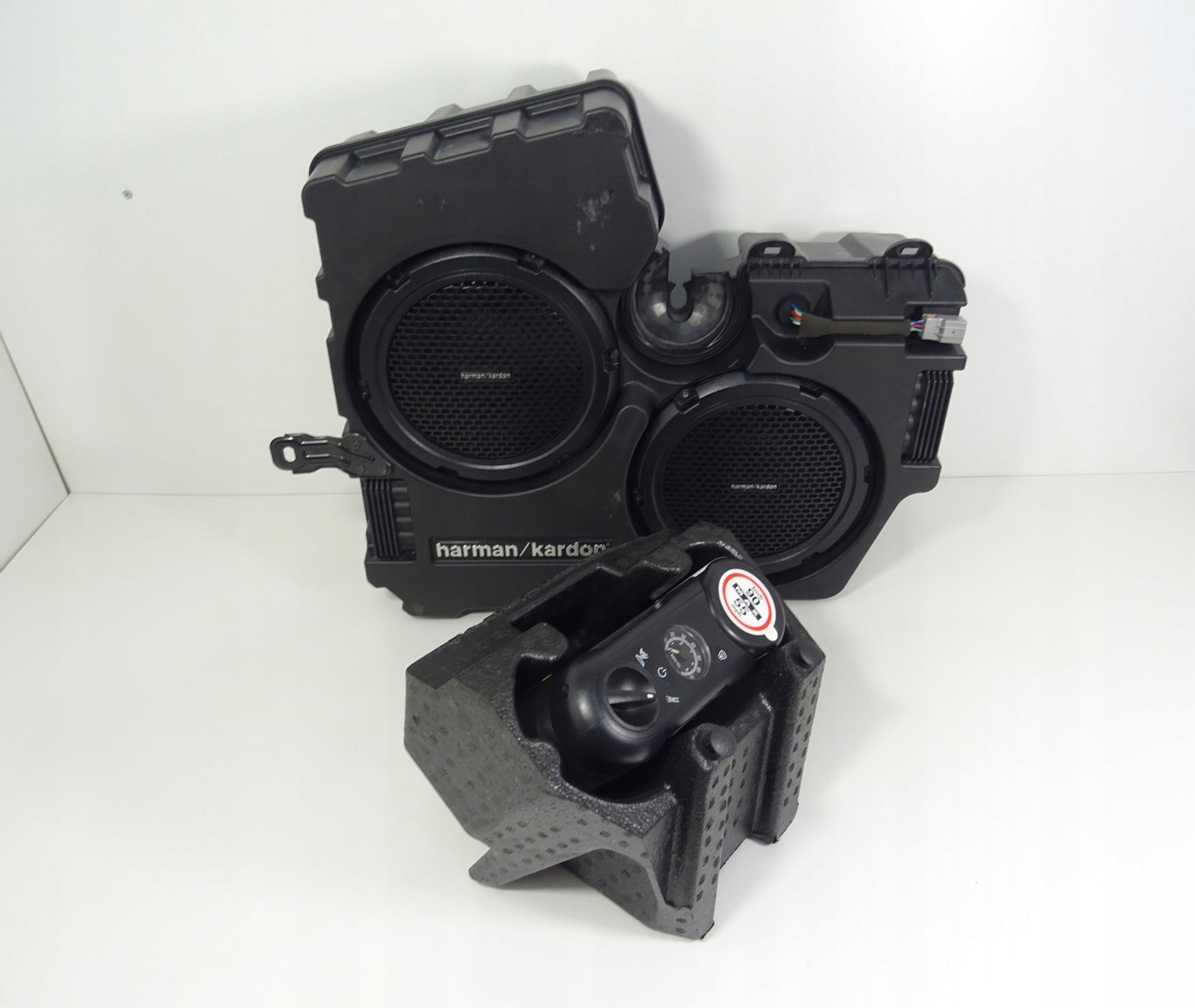 20152023 CHALLENGER SRT HARMAN KARDON GŁOŚNIK WZMACNIACZ SUBWOOFER