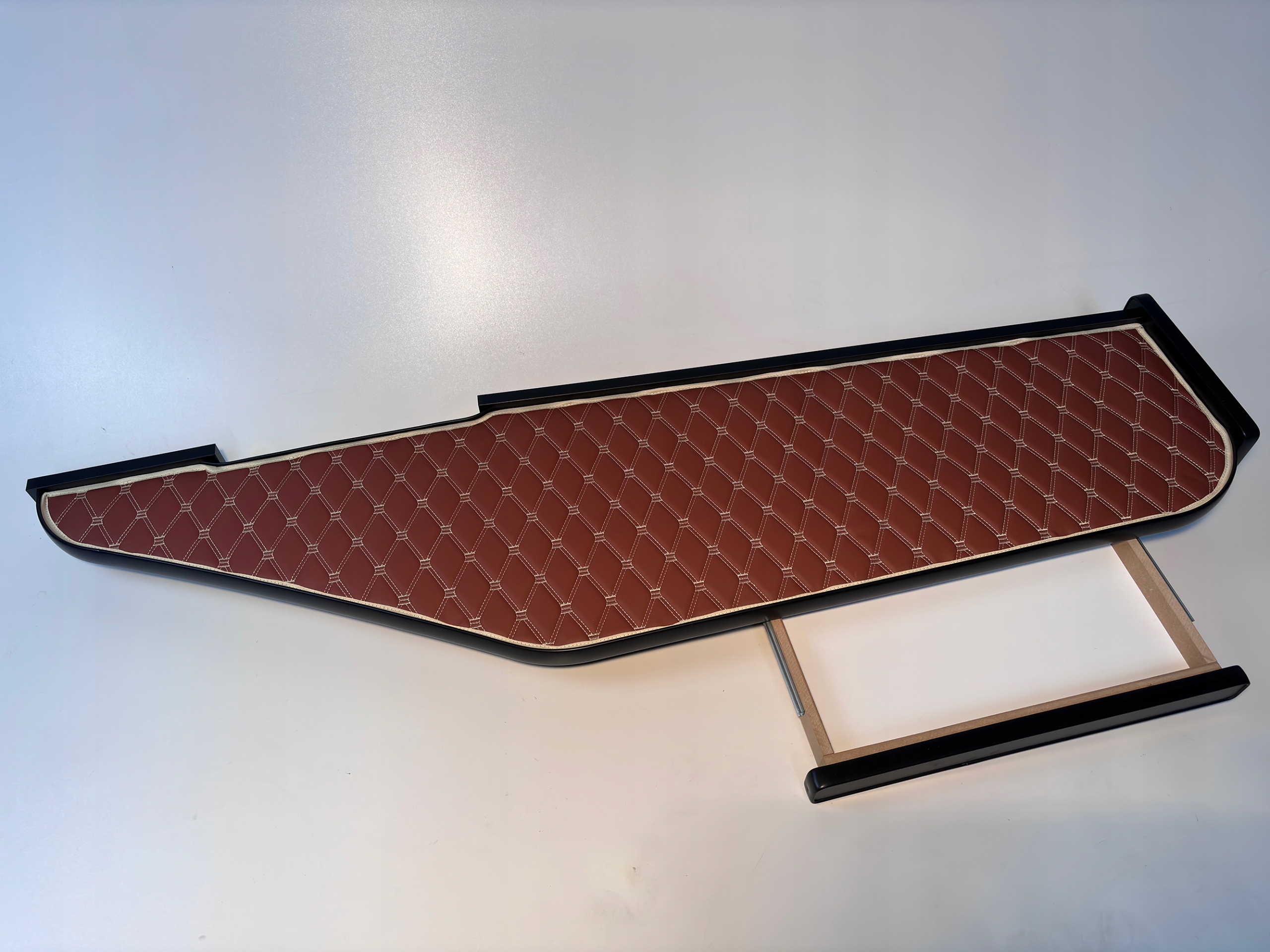 Police na kokpit Tir Mercedes Actros Mp4 Široká kabina Skaj Royal