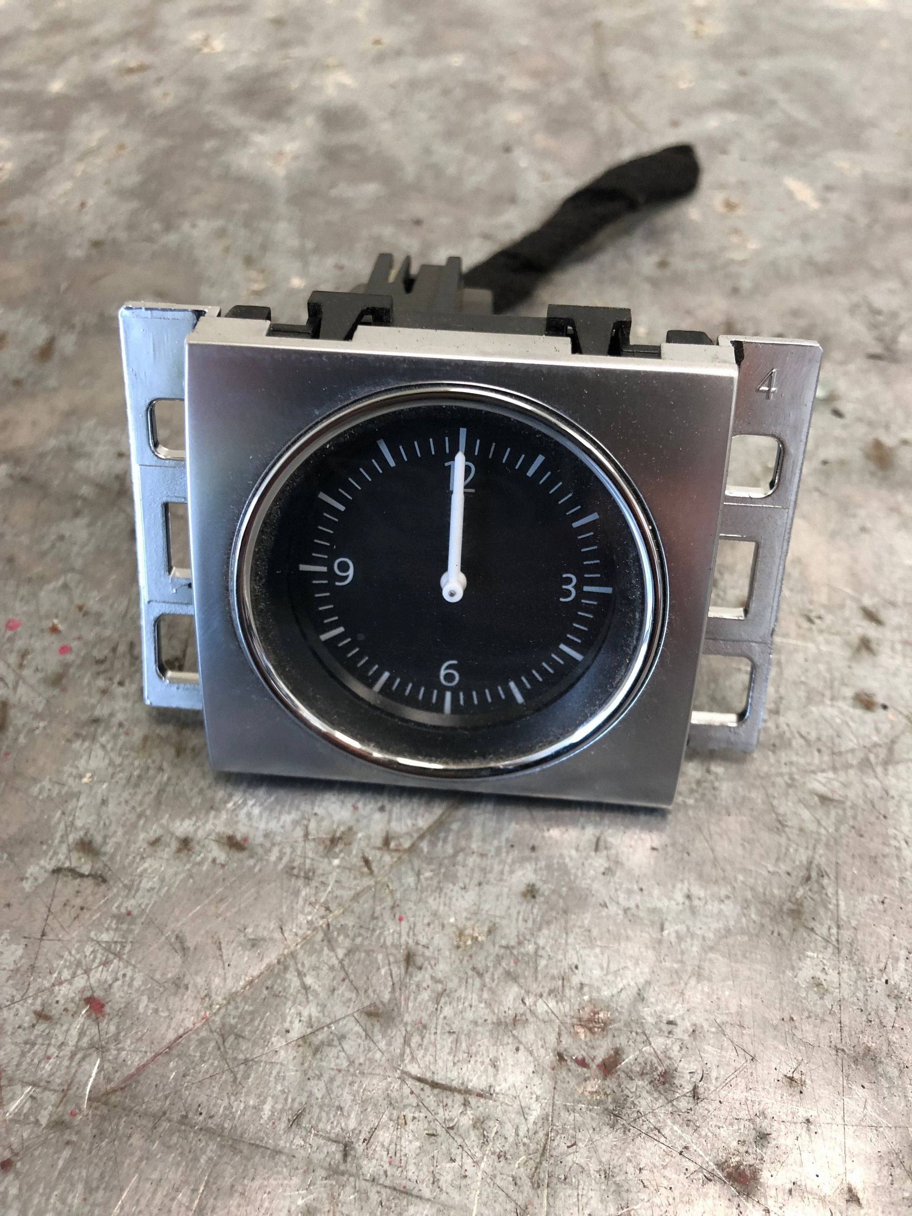 clock clock consoles VW PASSAT B7 3AA919204A