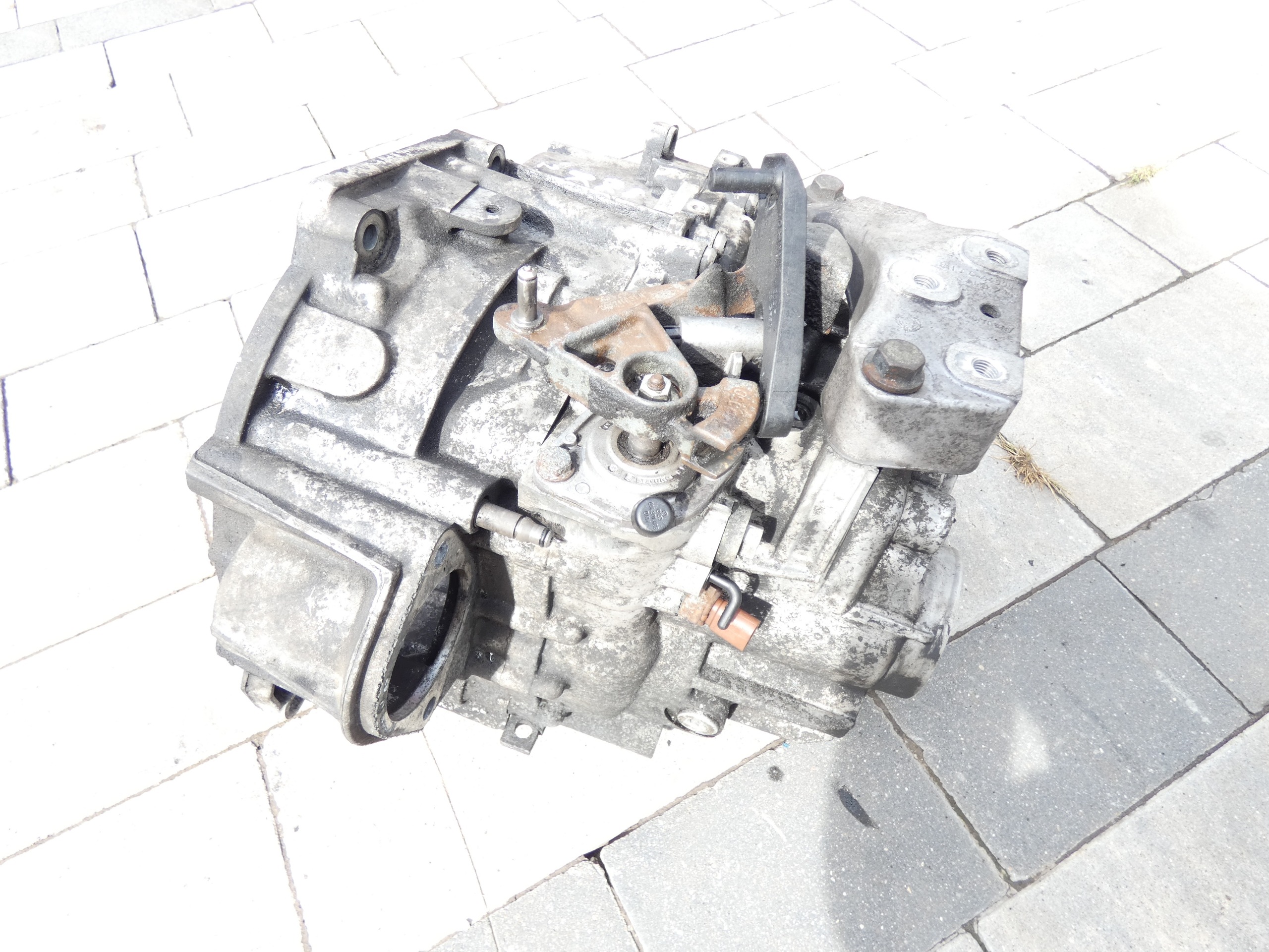 Getriebe VW PASSAT B6 2.0 TDI 140KM 05-10 KDN 6 getriebe