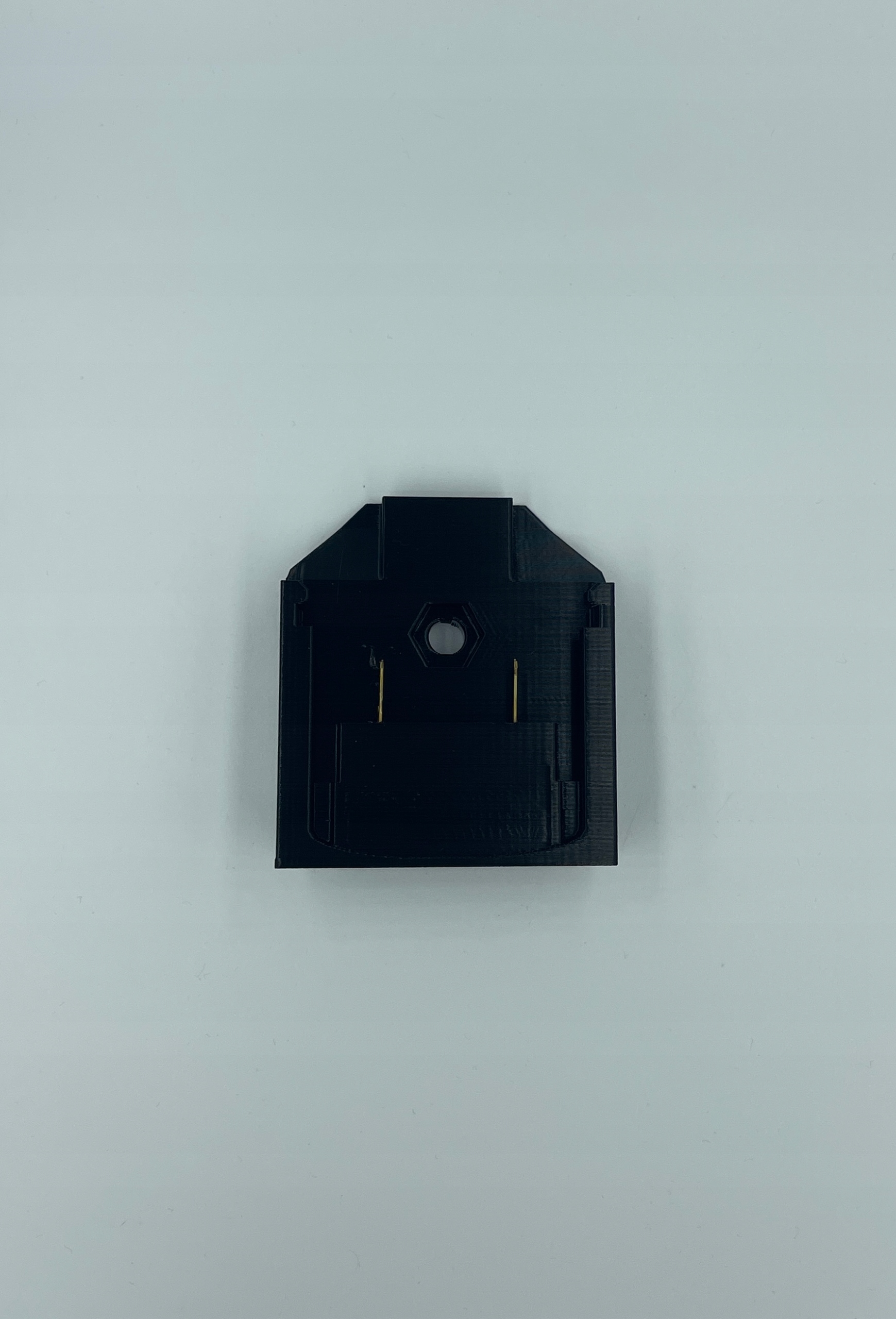 Adapter do baterii Hikoki BSL 18V WYŁĄCZNIK Marka FUN3D