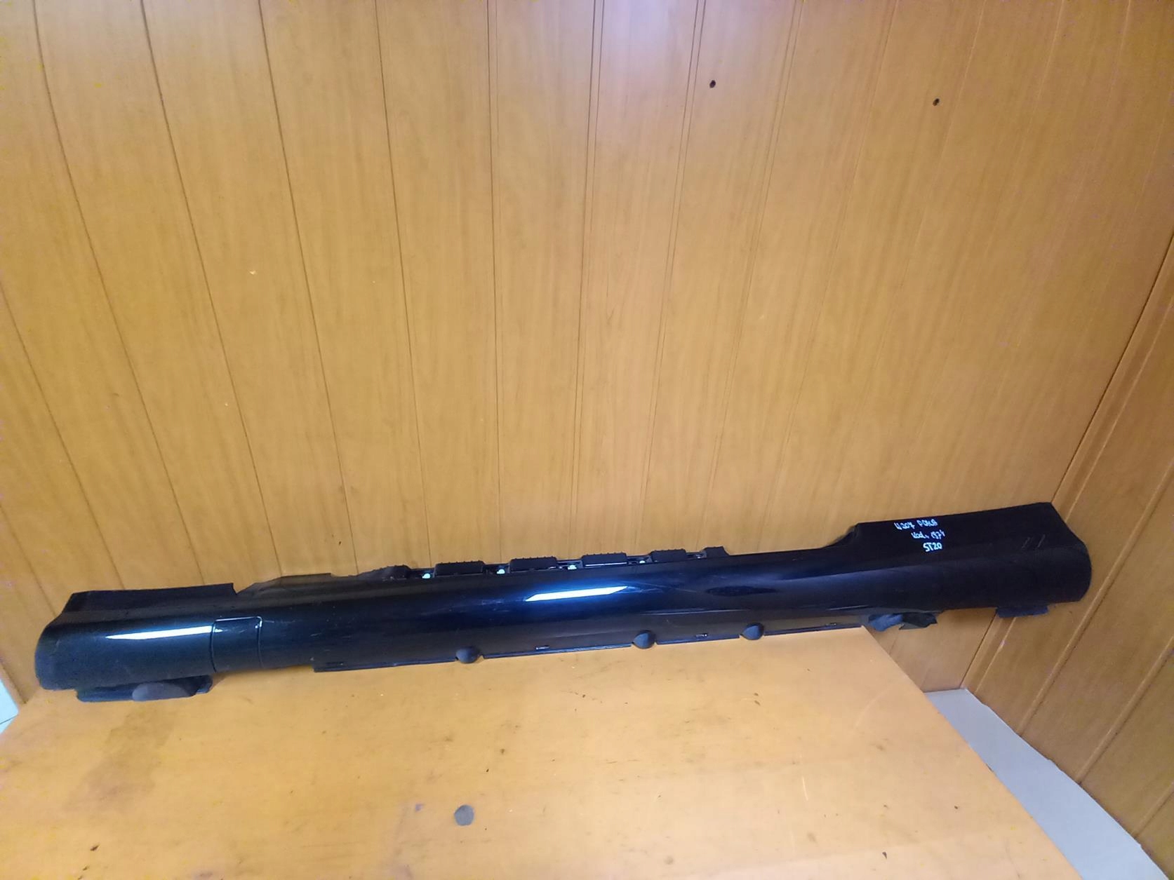 moulding threshold left MERCEDES E-class W207 COUPE 197 A2076901740