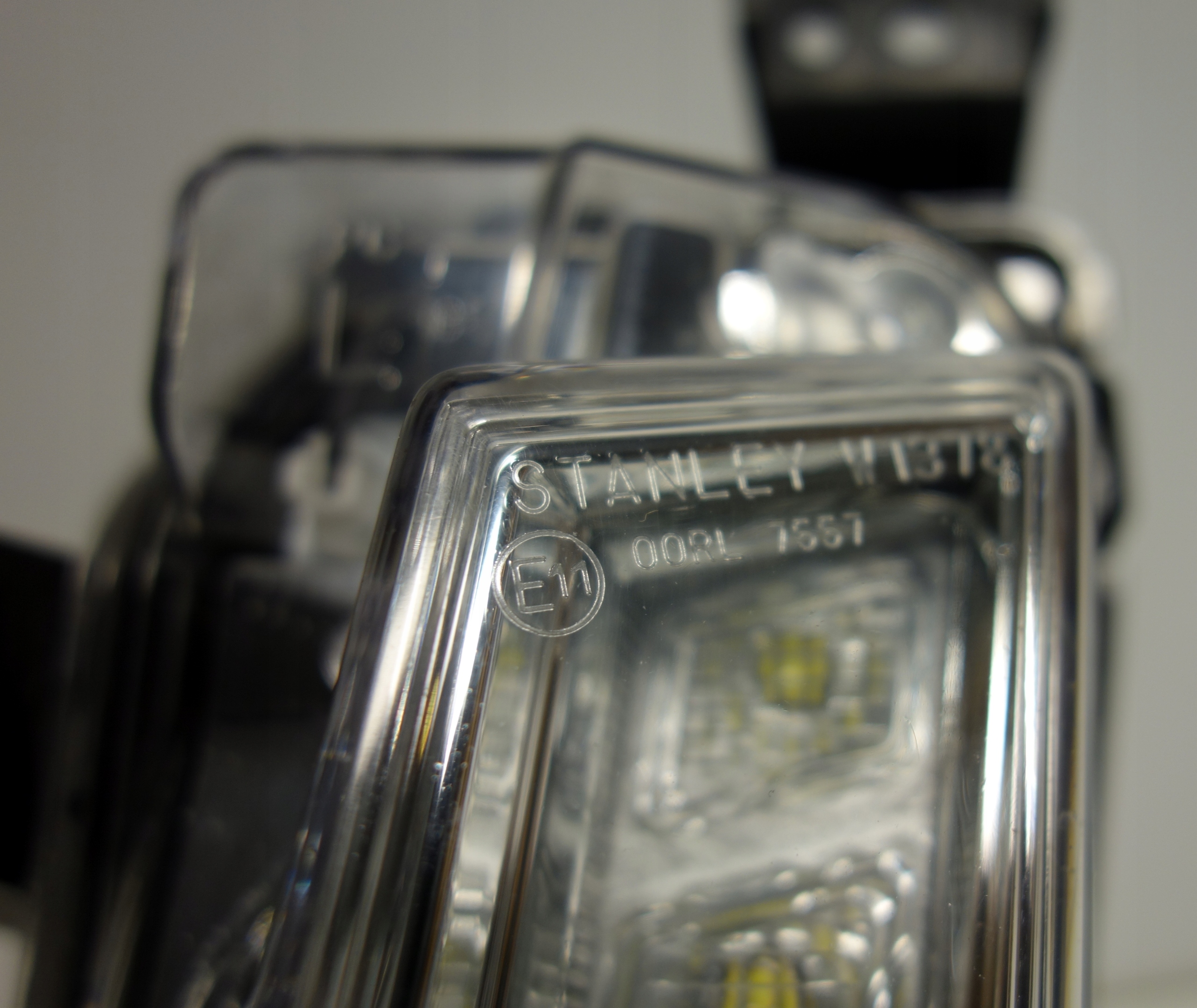 SUZUKI VITARA 2 STANLEY W1378 Nebelscheinwerfer links LED DRL