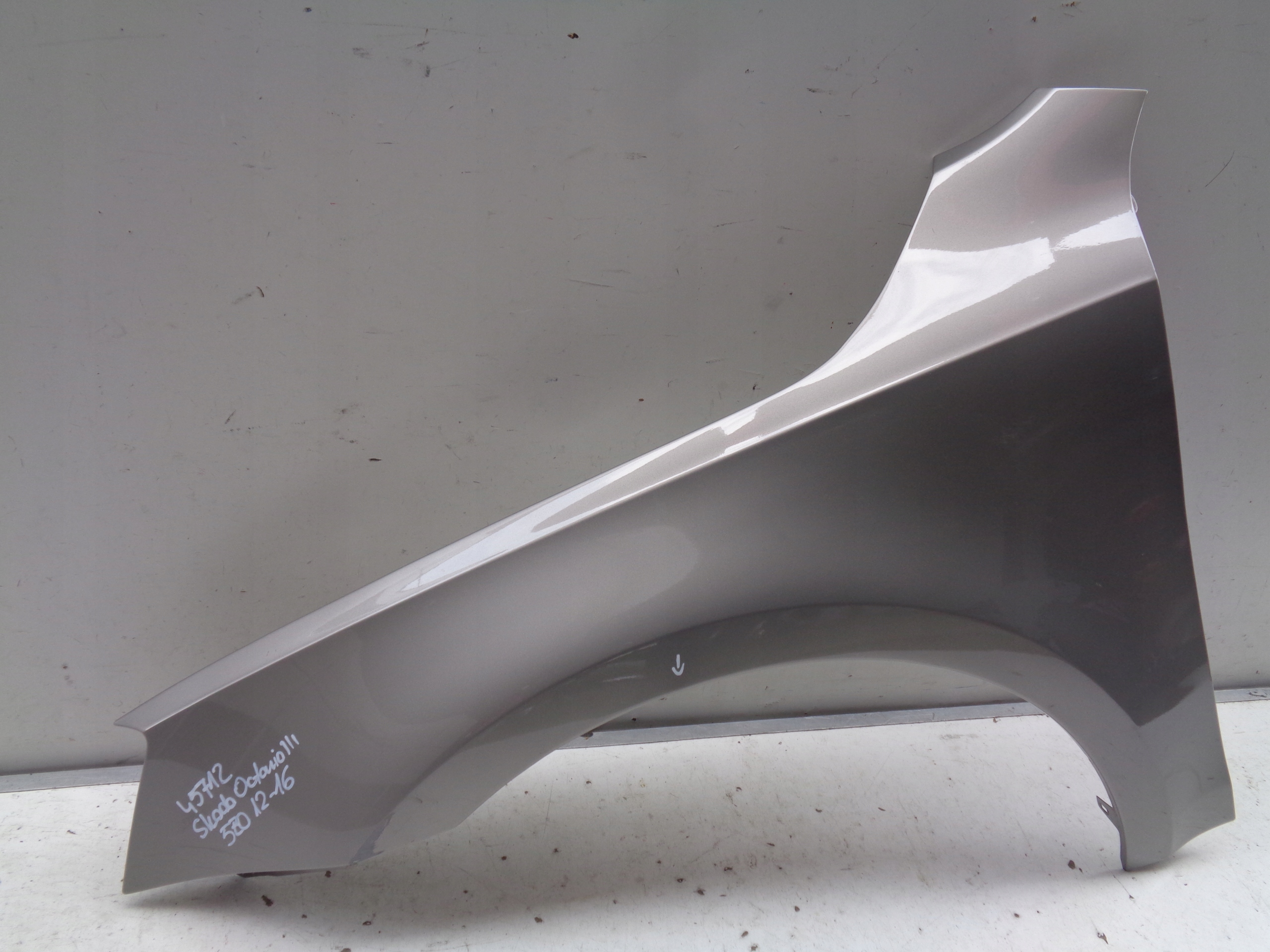 BŁOTNIK LEWY PRZEDNI SKODA OCTAVIA III 3 5E 5E0 12-16 NR 45712