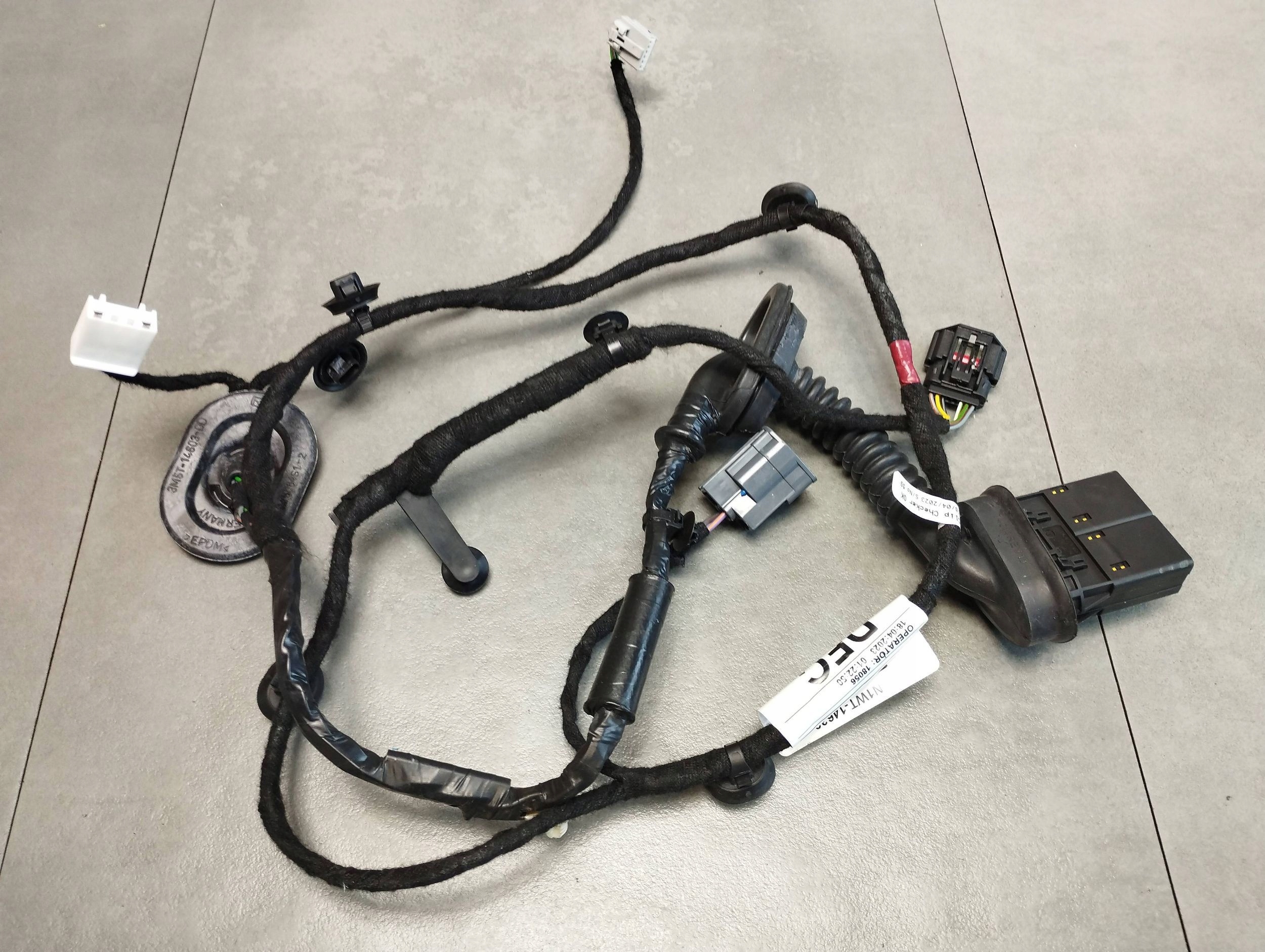 Volkswagen Amarok II 2023 bundle door right rear part N1WT14632