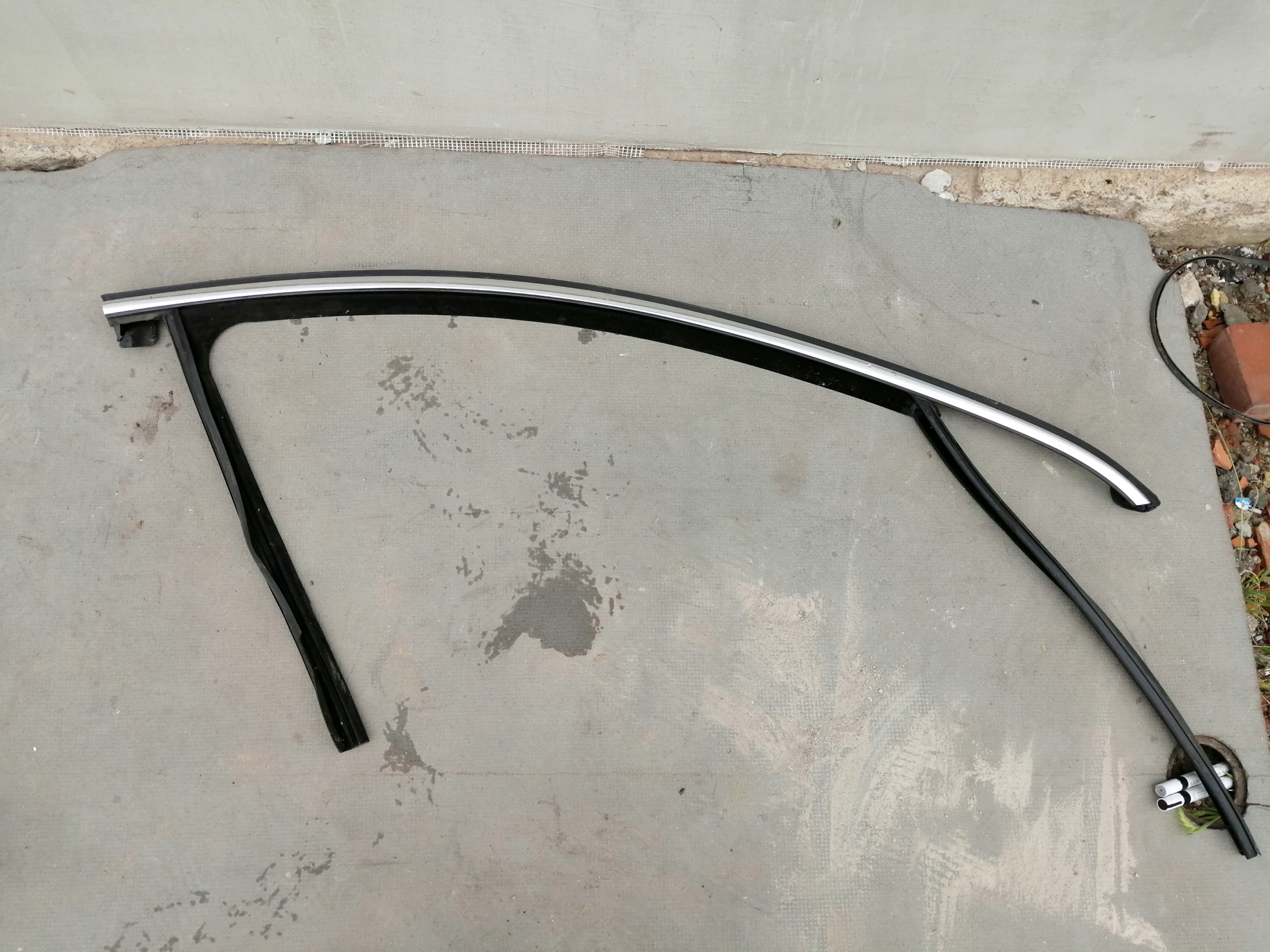 OPEL VECTRA C USZCZELKA SZYBY LEWY TYŁ LISTWA CHRO