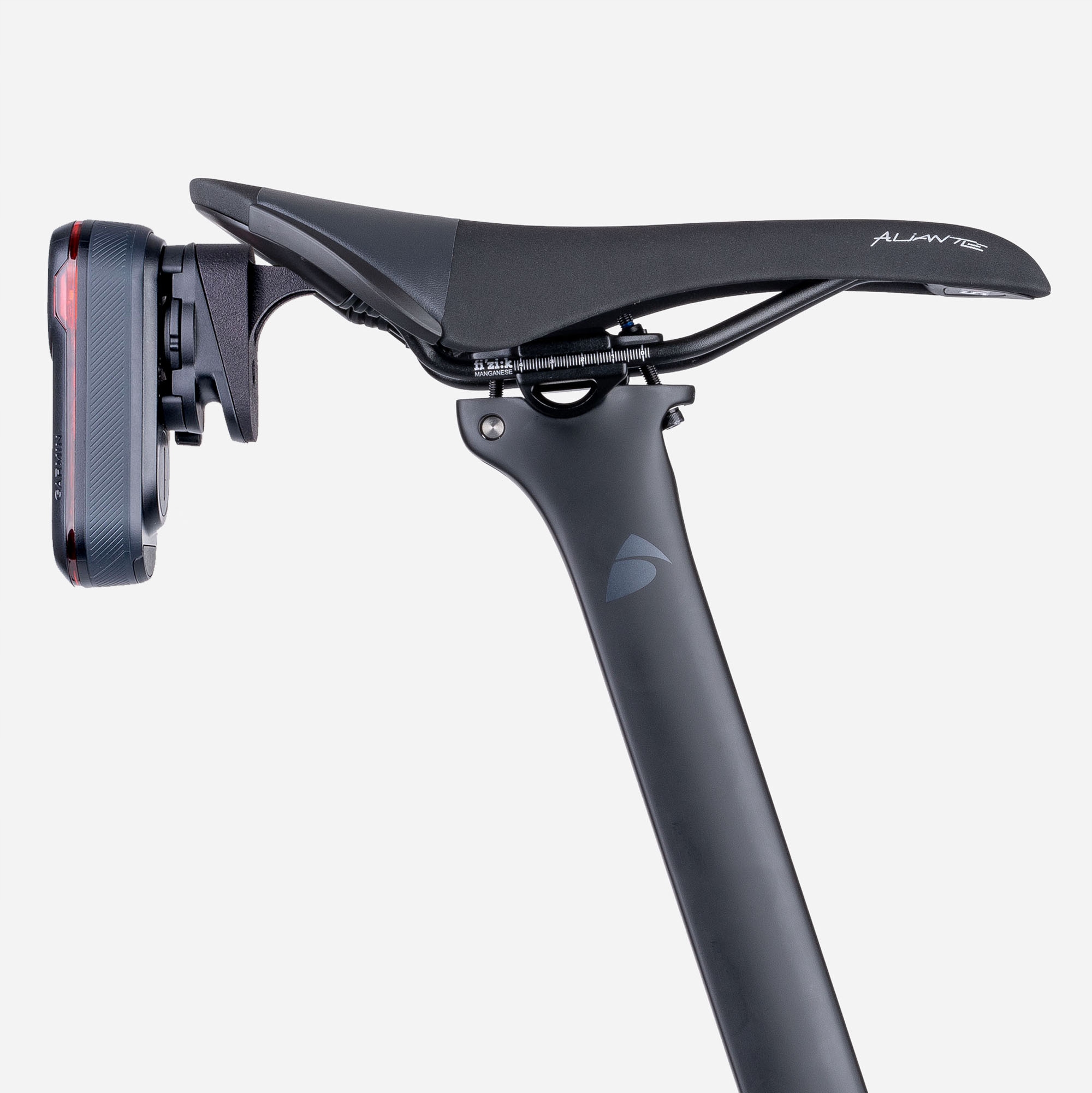 Držák radaru pro sedlo Fizik Garmin Varia 715 (velikost S)