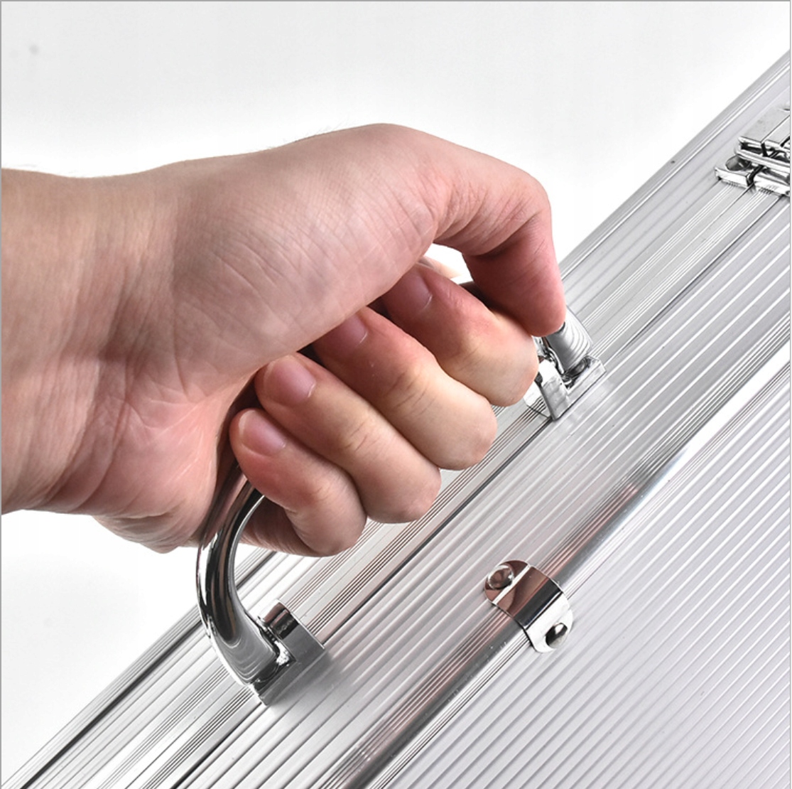 PRZYBORY DO GRILLA ZESTAW DO GRILLOWANIA WALIZKA Rodzaj zestaw