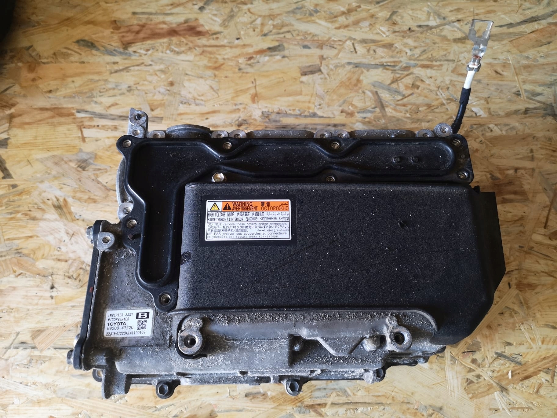 TOYOTA PRIUS PLUS INVERTER CONVERTER G9200-47220 Numer katalogowy części G9200-47220