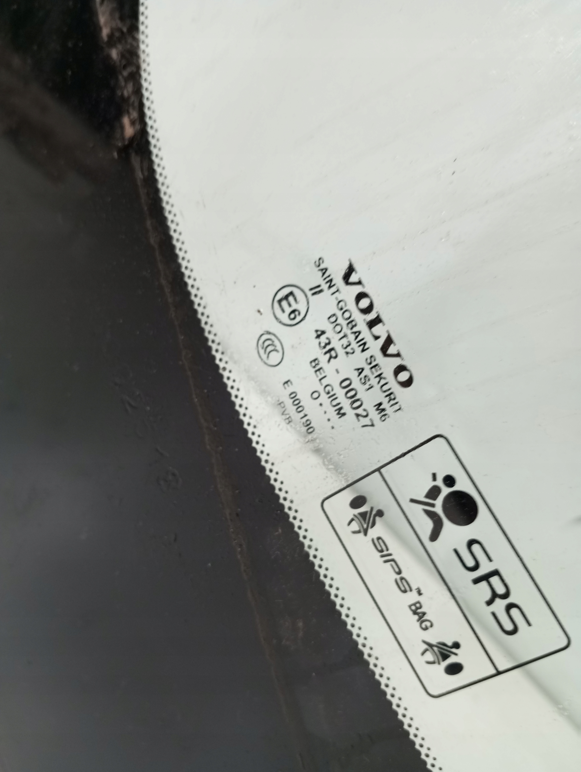 window iron front VOLVO V60 10R
