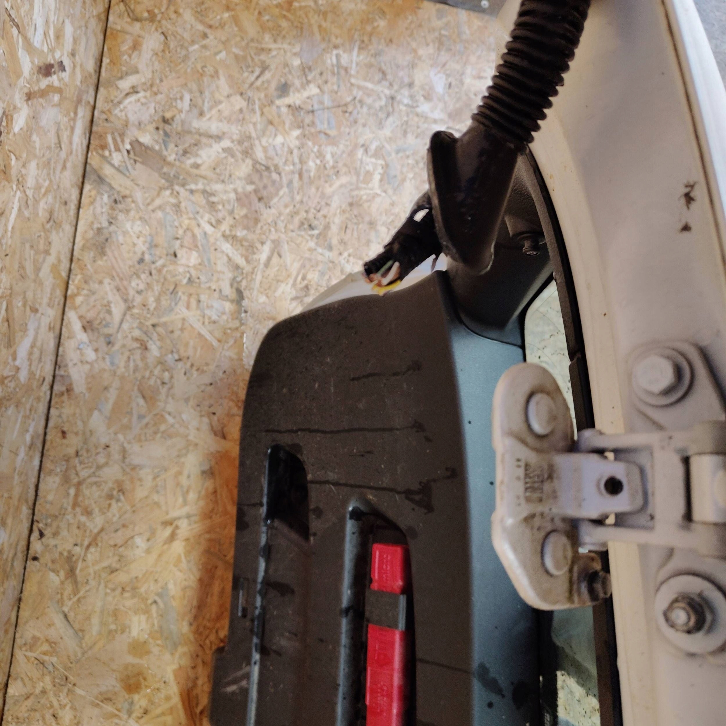 kapota kufru záď BMW X1 E84 biala perla