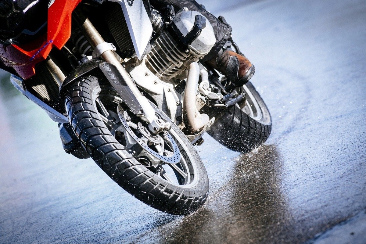 Metzeler Karoo Street 180/55R17 PROMO 180/55-17 Model Karoo Street