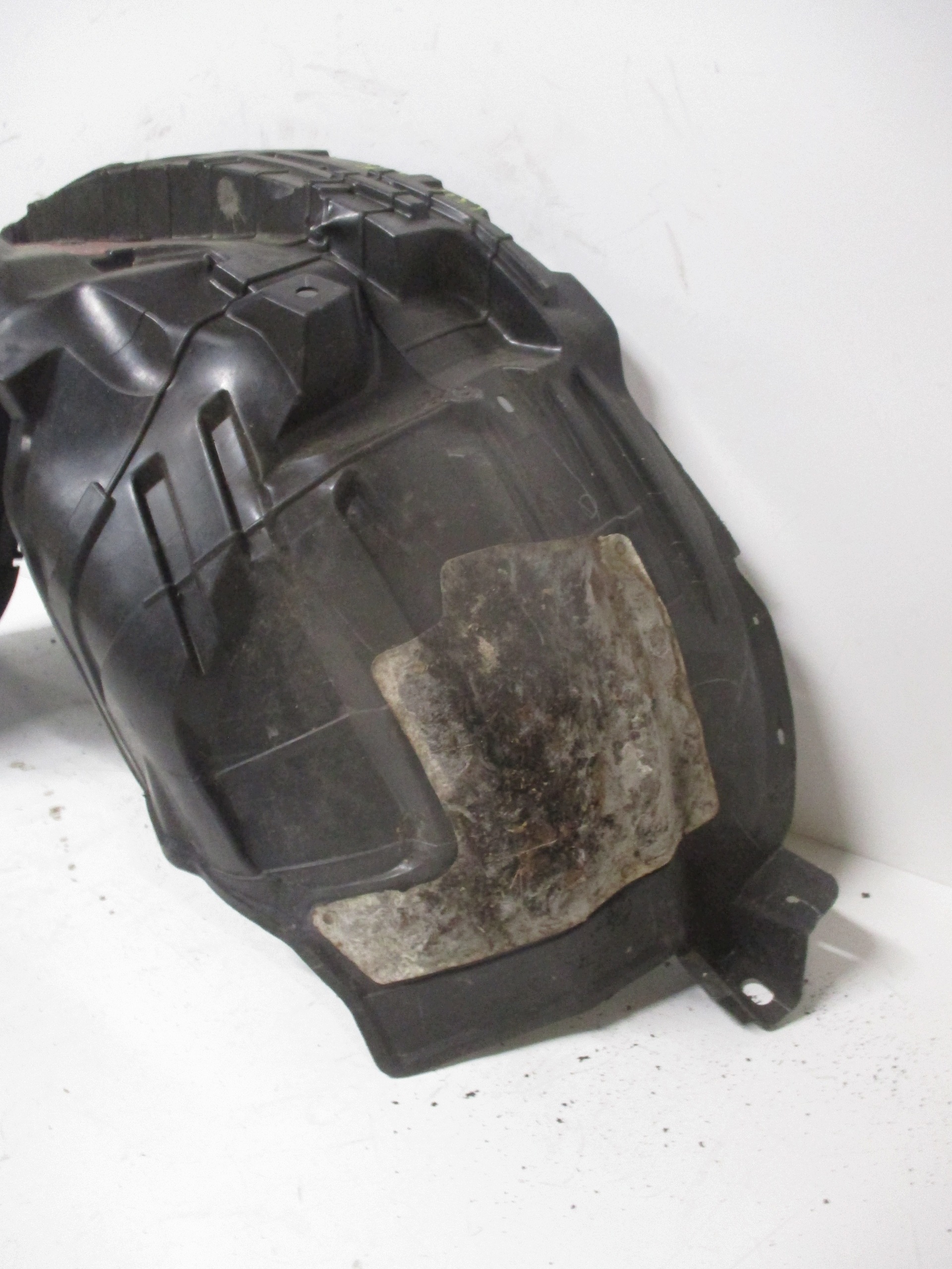 mudguard front right NISSAN NAVARA 63840-4JA0A