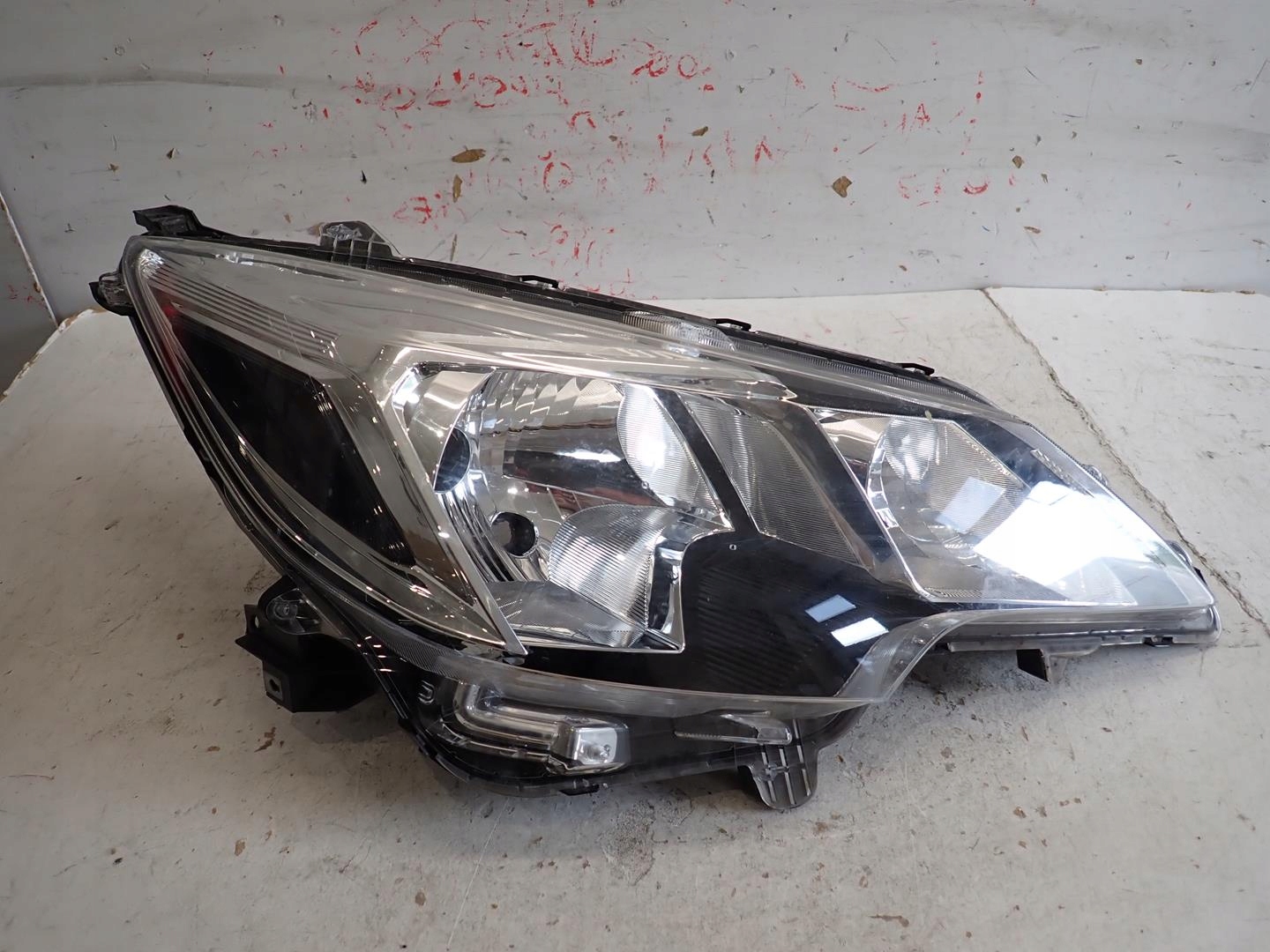 light front front right MITSUBISHI SPACE STAR III 2019