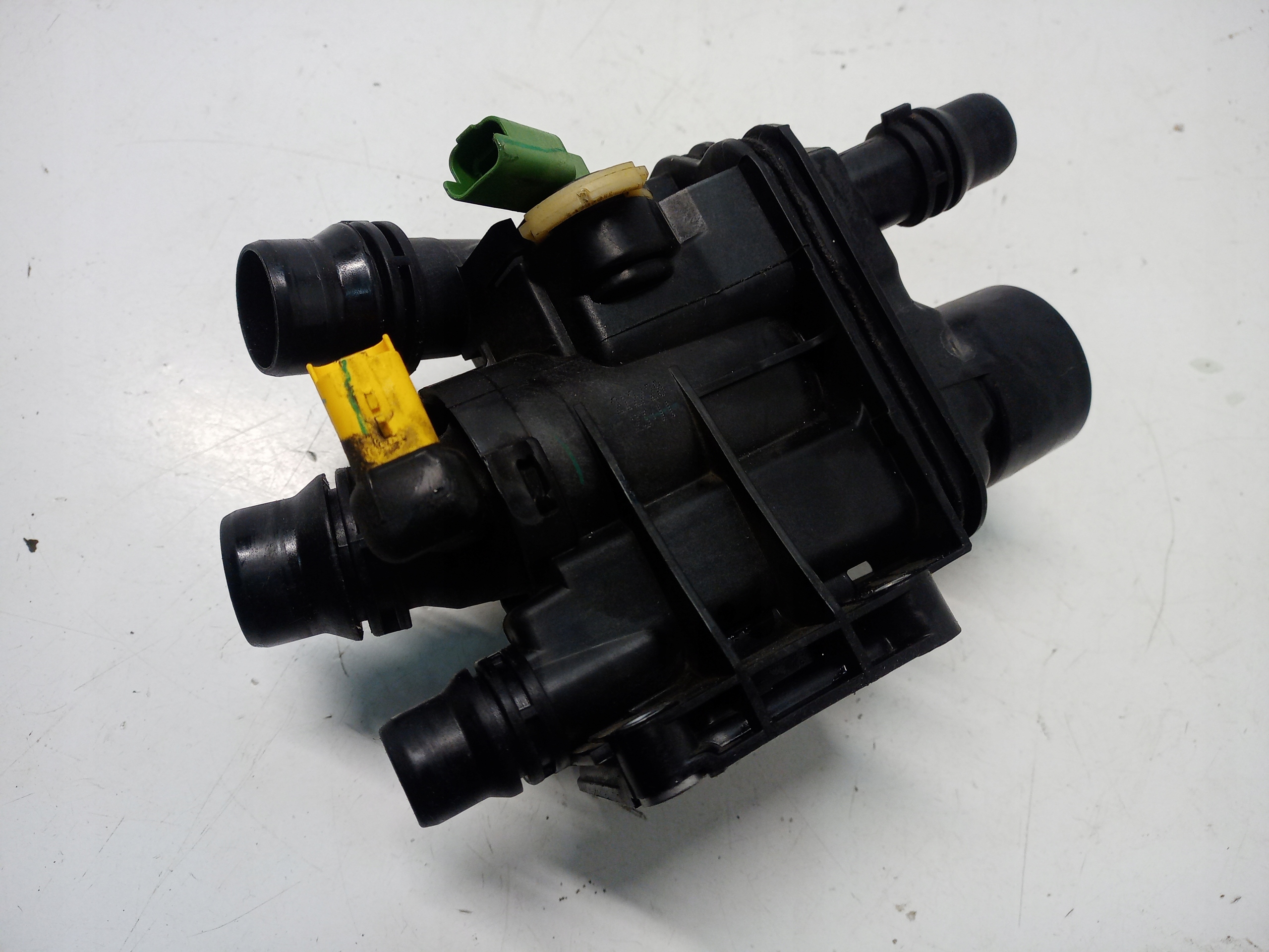 OBUDOWA TERMOSTATU PEUGEOT CITROEN 1.2 THP
