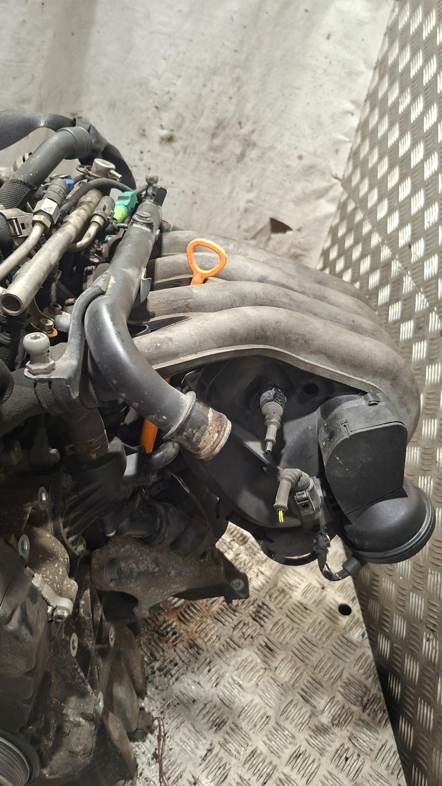 engine unprotected pillar AUDI A4 B6 2.0 ALT