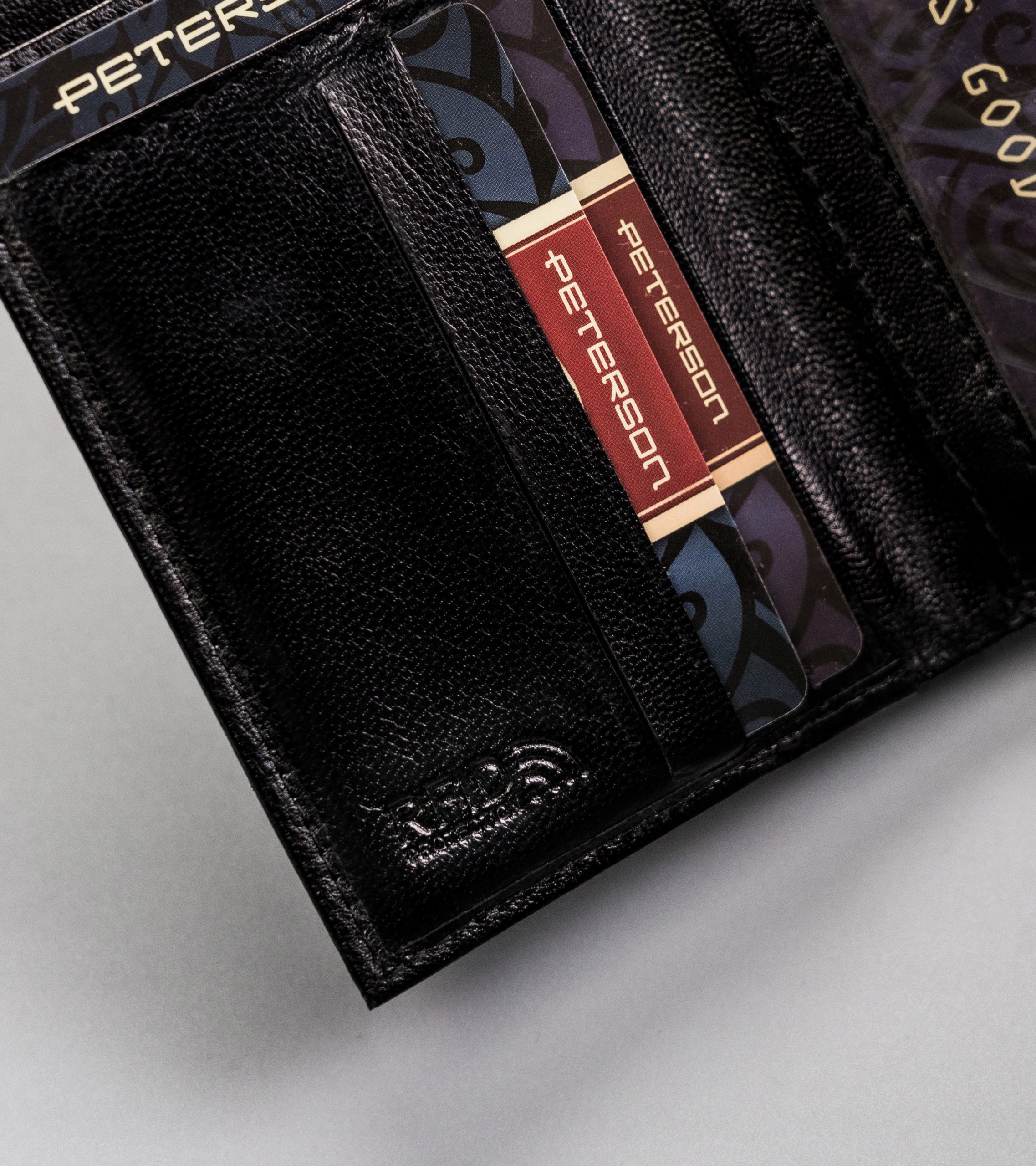 PETERSON PORTFEL DAMSKI SKÓRZANY ZAMEK STOP RFID Wielkość średni