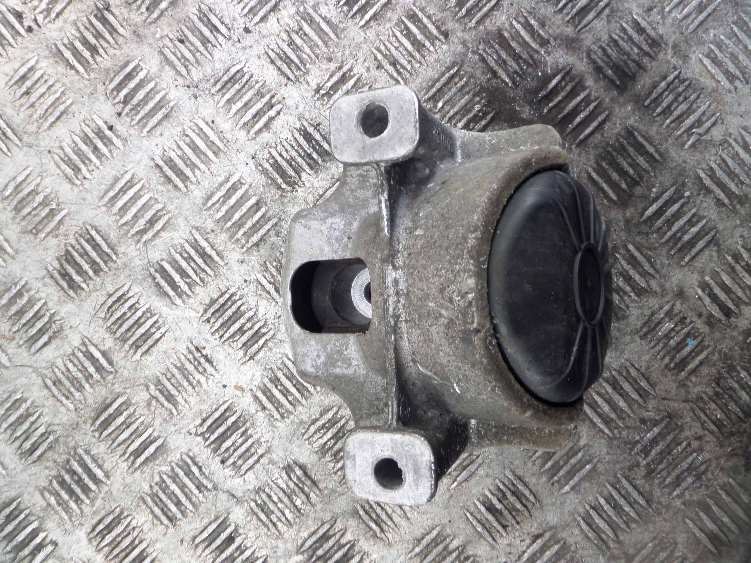 AUDI Q5 8R0 LIFT engine mount left 8R0199381