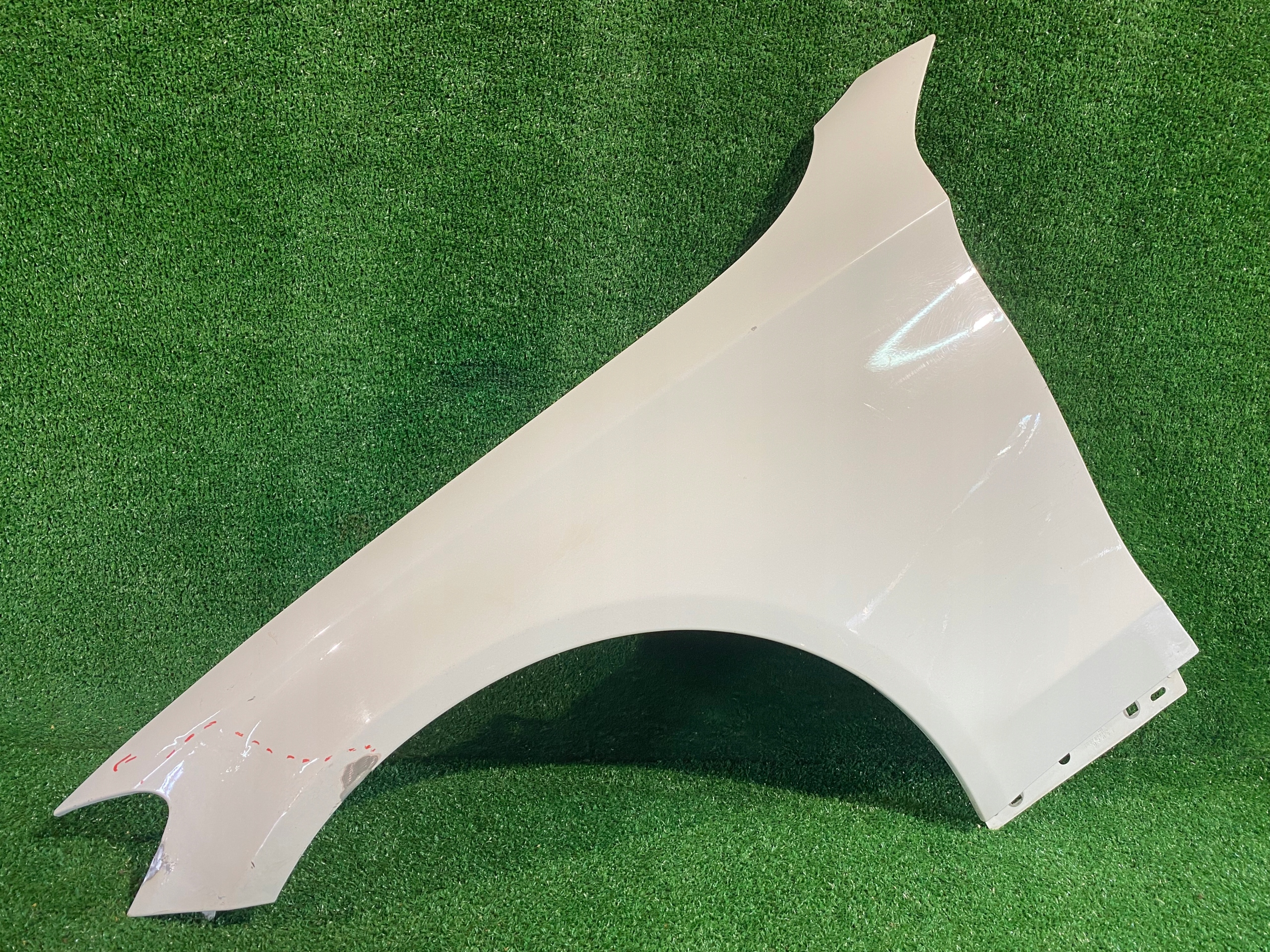 fender front left MERCEDES C-KLASA W205 NR.606