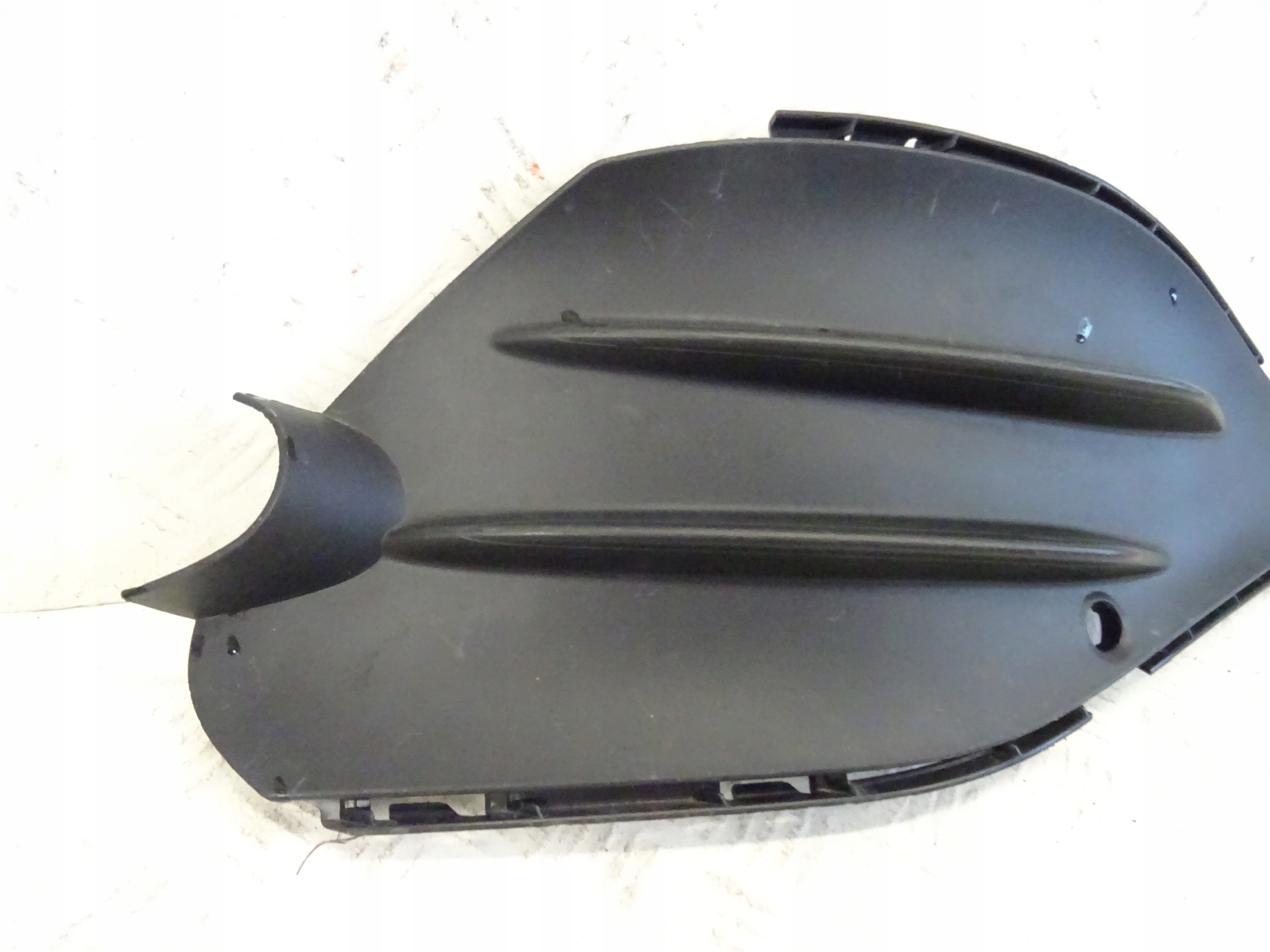grid of a bumper front front right MERCEDES EQA W243 A2438859203