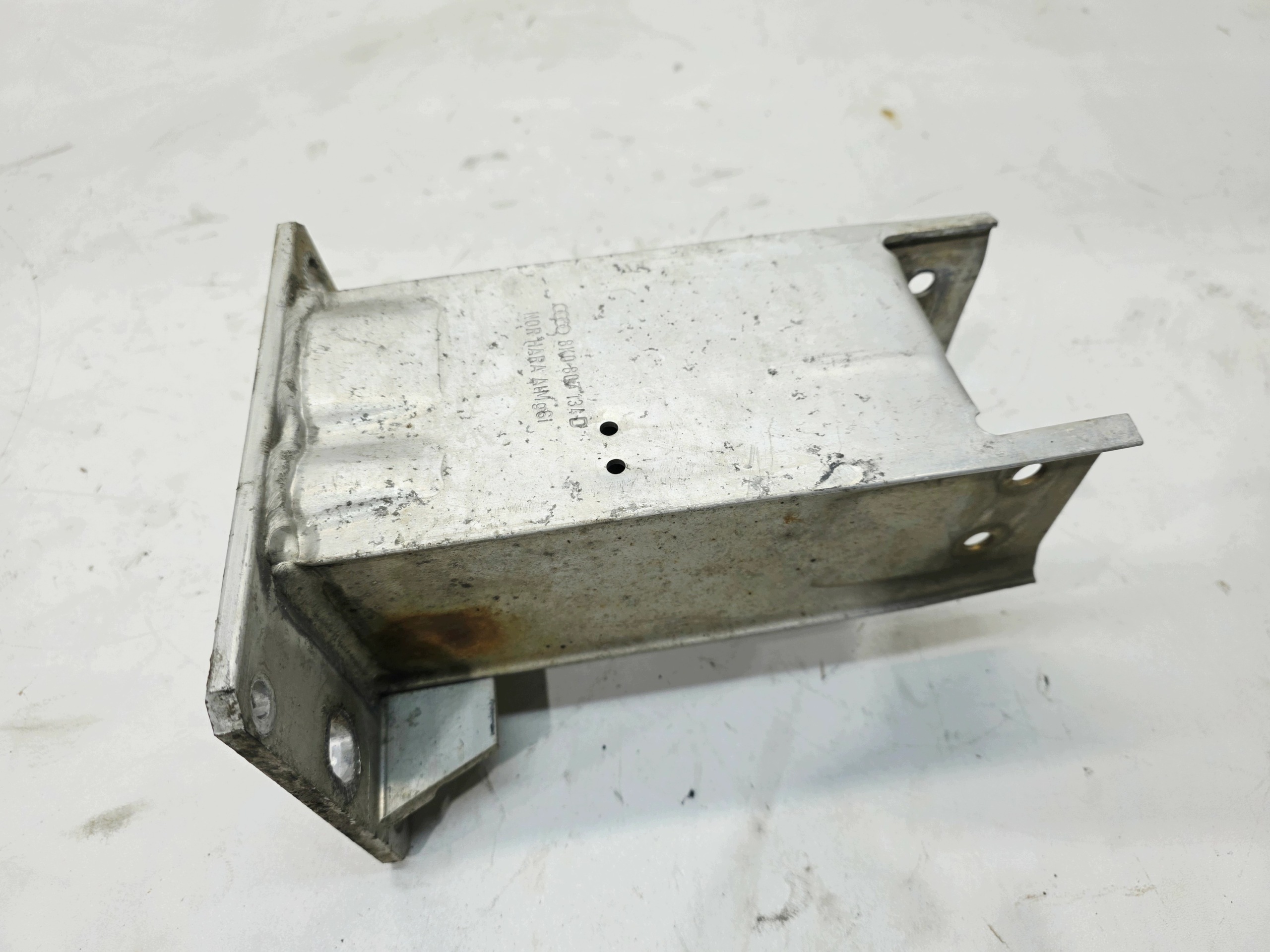 špička nosníku pravá AUDI A4 B8 A5 8T LIFT 8K0807134D