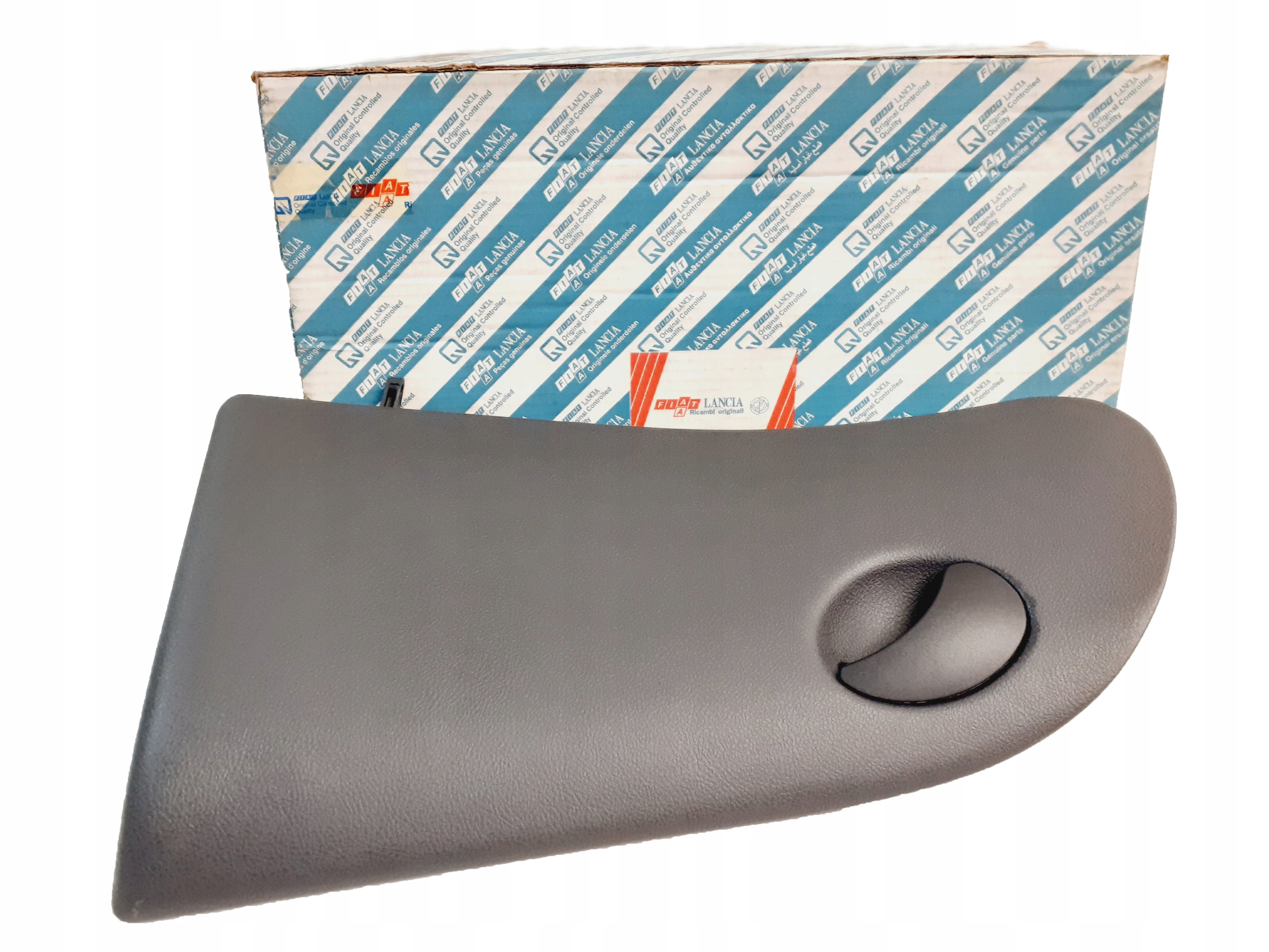 PRAWA OSŁONA DESKI ROZDZIELCZEJ FIAT OE 720622636