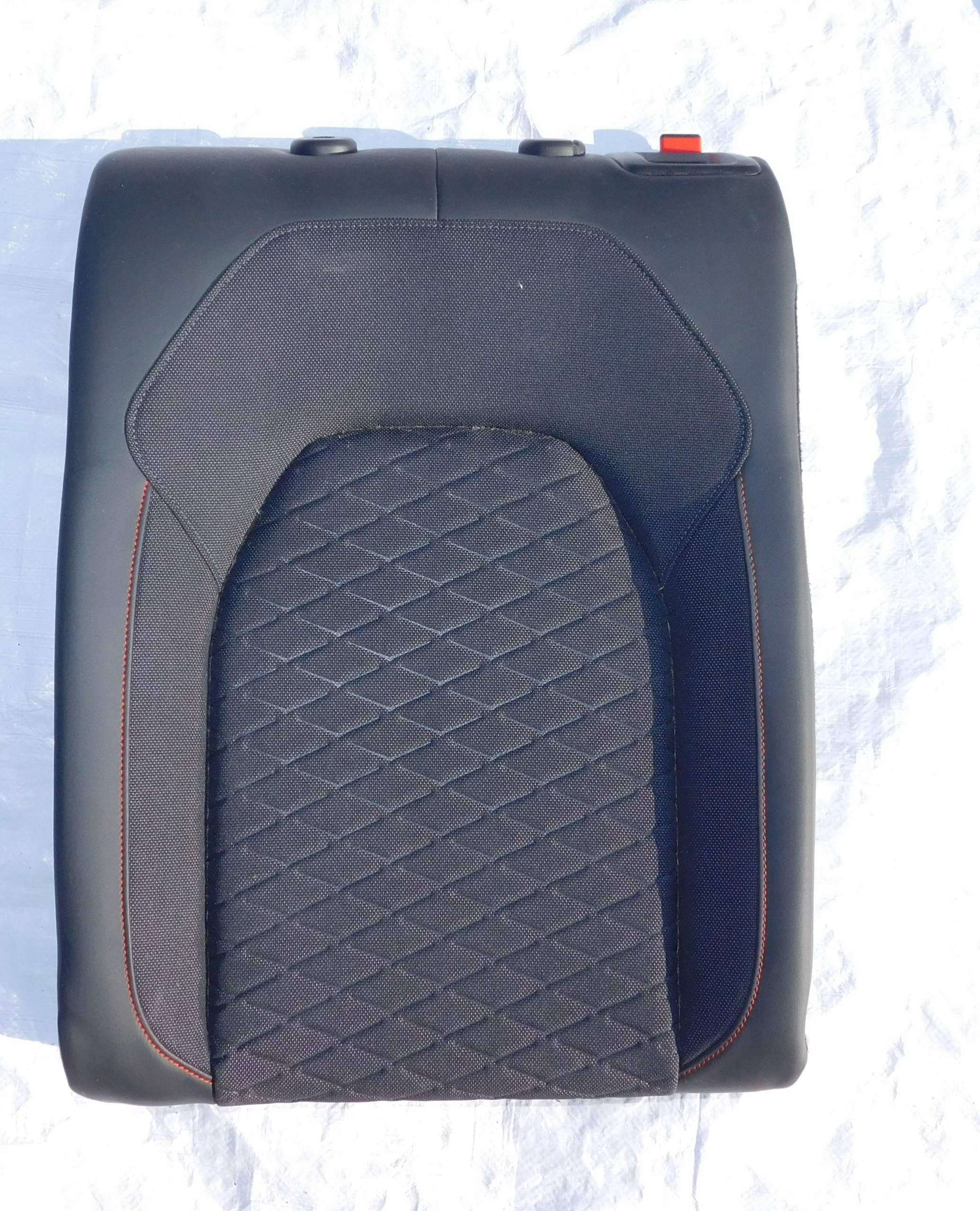 LEON IV 5F FR HB 2020r OPARCIE LEWE KANAPY TYŁ ZAMEK OPARCIA