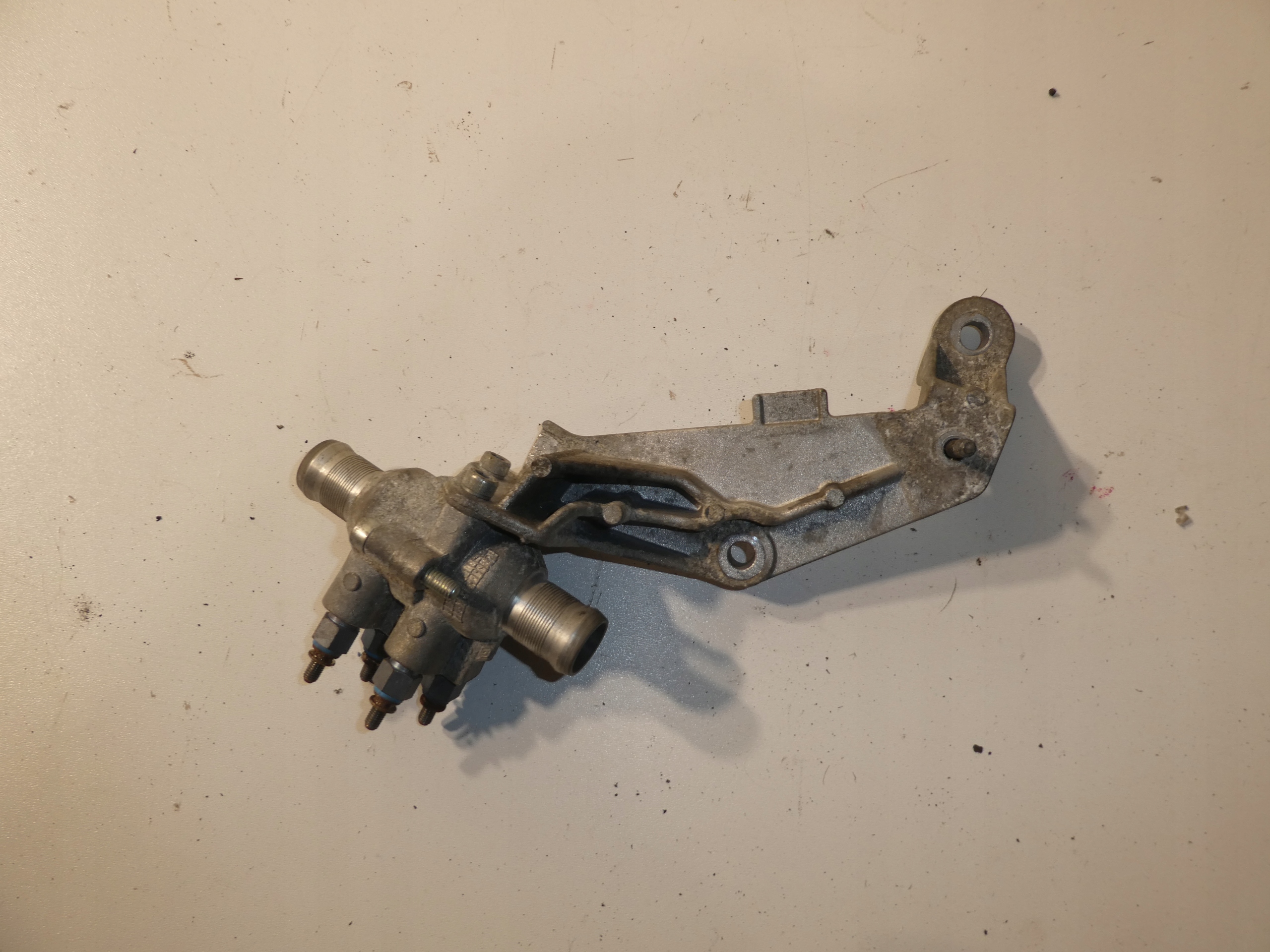 PODGRZEWACZ WODY PŁYNU 2.3 DCI MASTER III MOVANO B 110019707R Producent części Renault OE