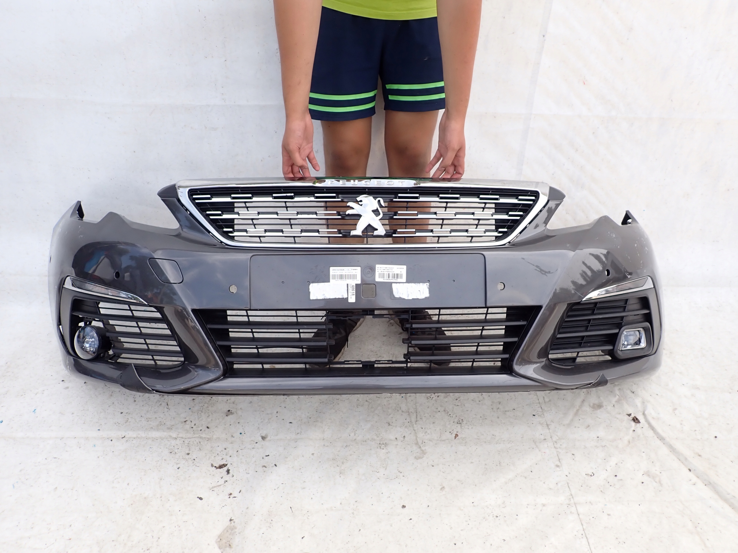 PEUGEOT 308 II 2 LIFT 17- bumper front 6XPDC LED