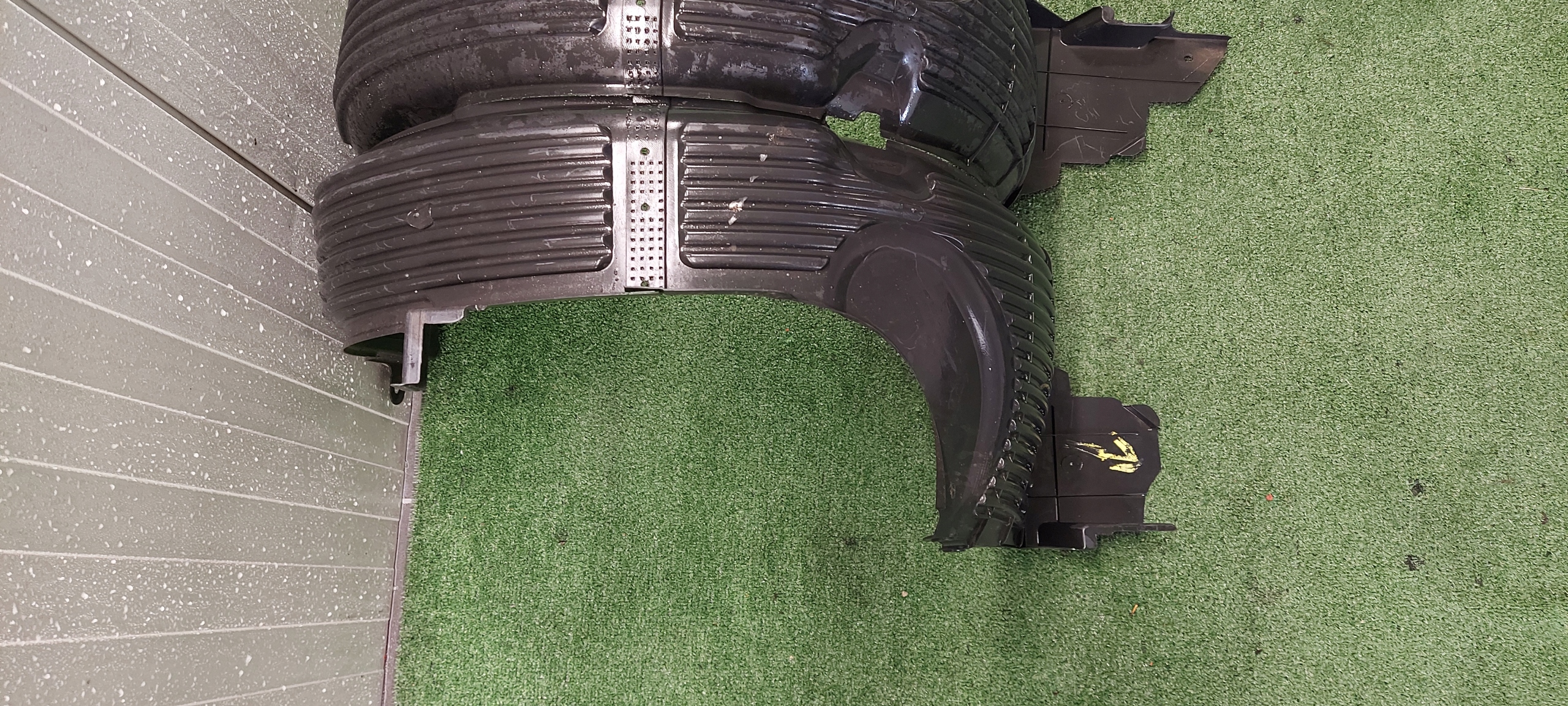 mudguard left front KIA PICANTO damaged 86811-1Y300
