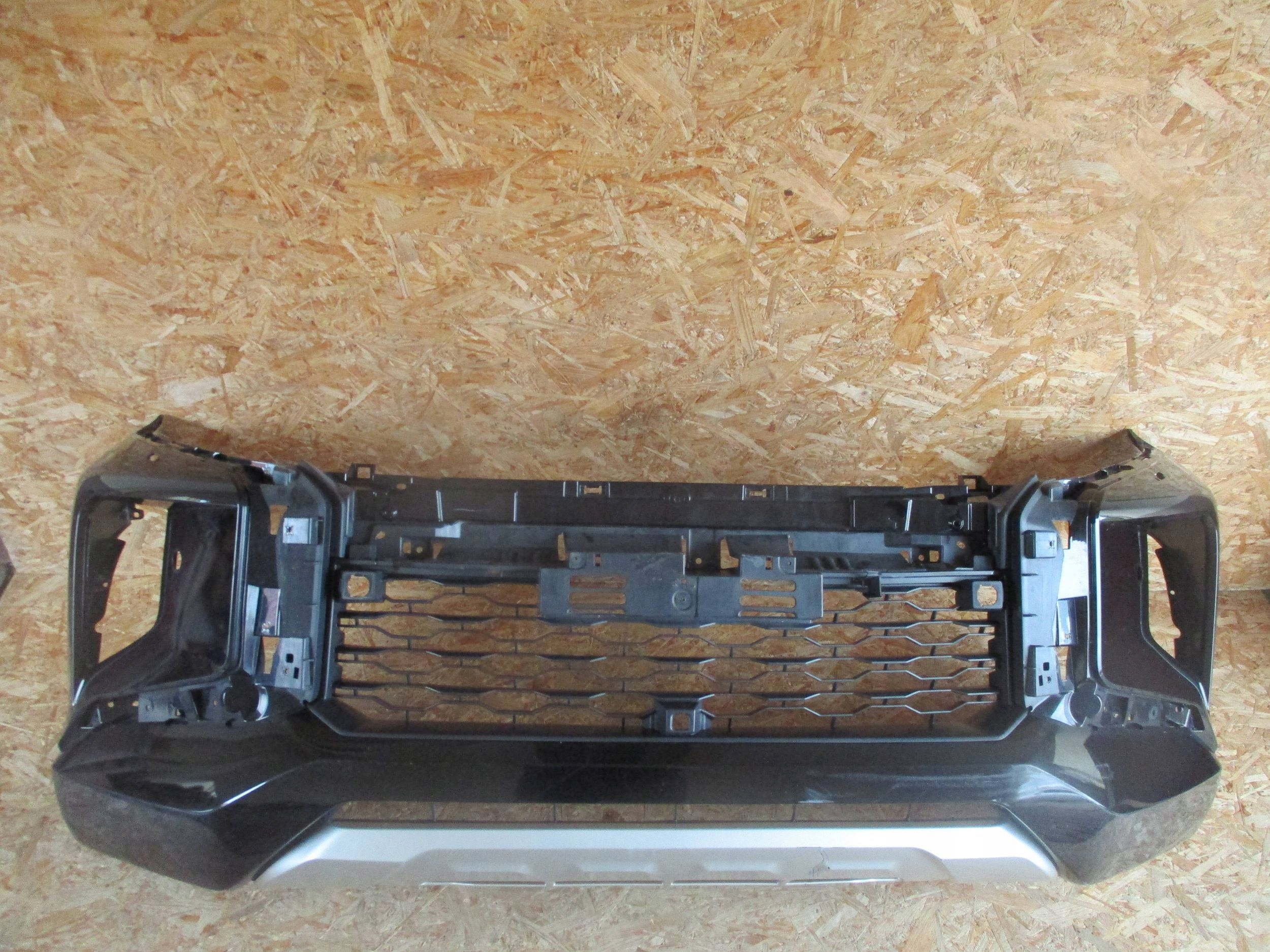 bumper front front MITSUBISHI L200 19