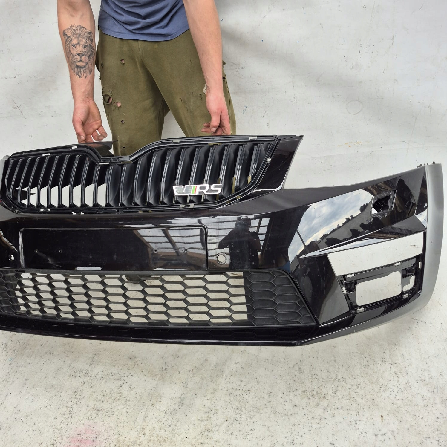SKODA OCTAVIA III RS 12- bumper front front 4XPDC SPR 5E0807221F