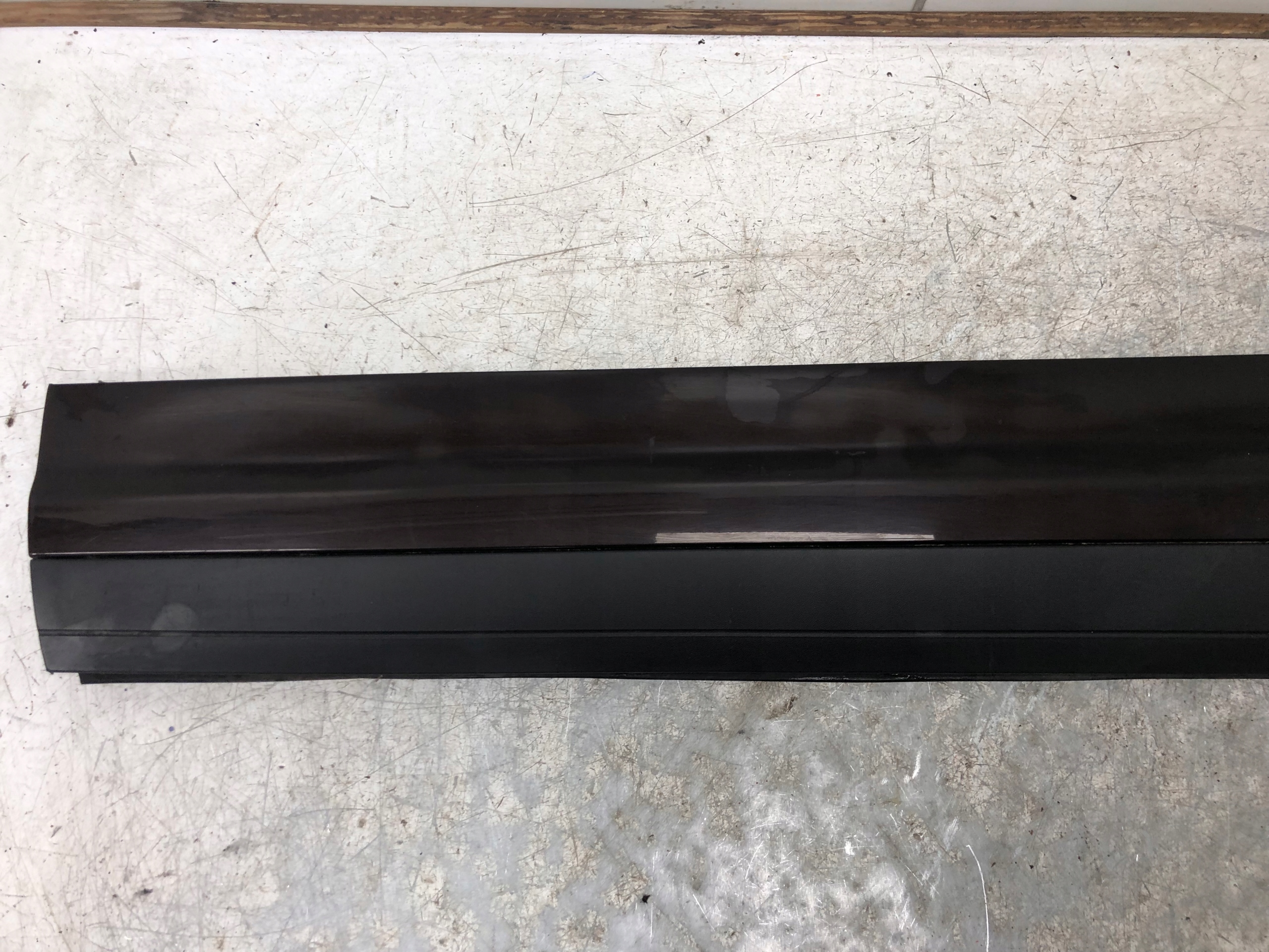 moulding door left front PORSCHE CAYENNE 7P5837787Q