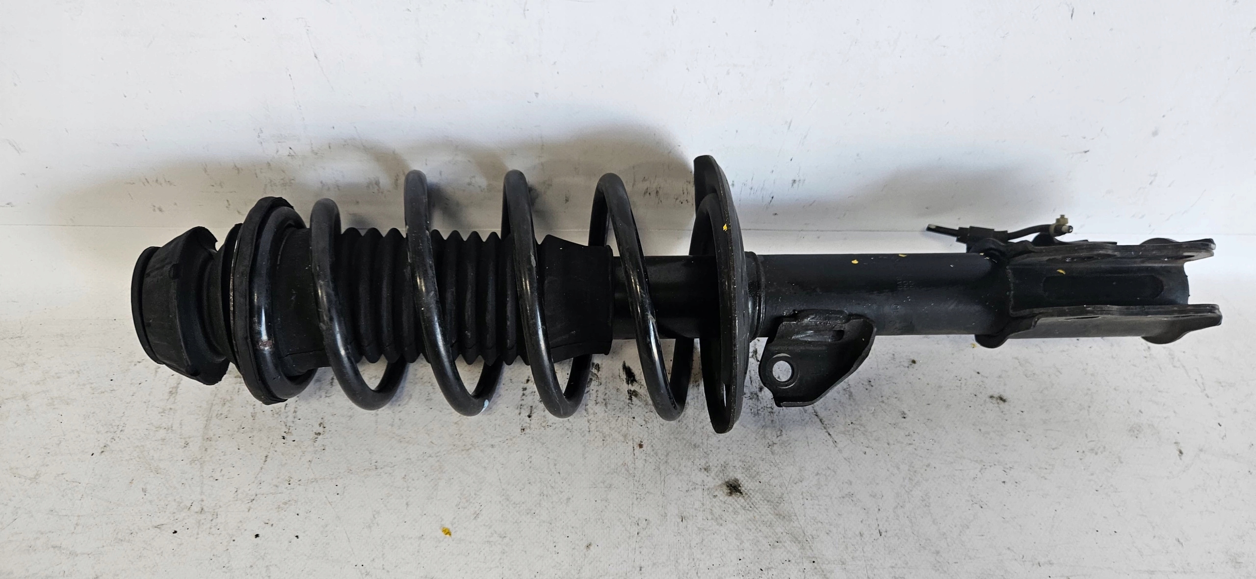 shock absorber left front TOYOTA URBAN CRUISER