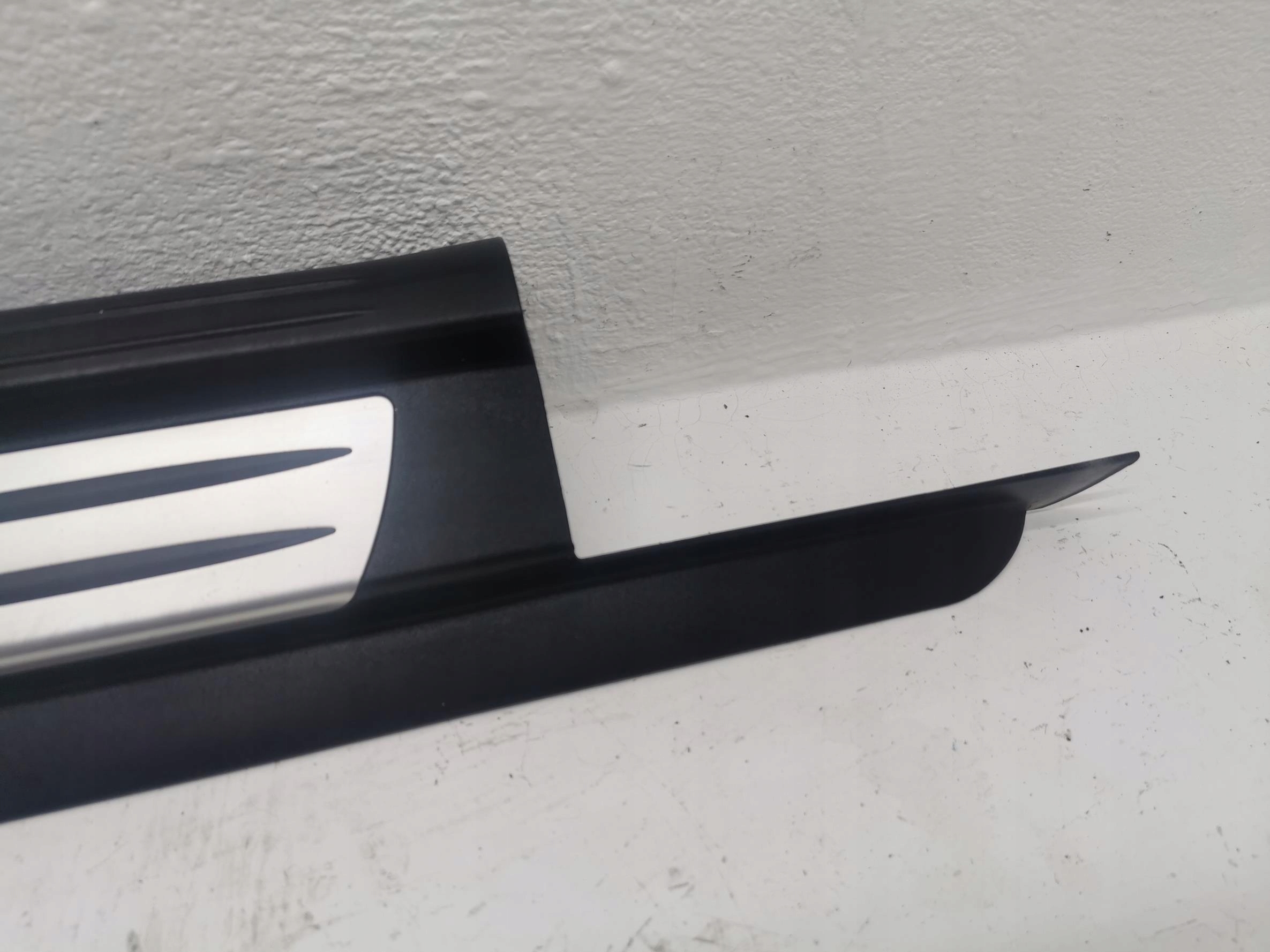 cap moulding threshold right MERCEDES SLK II R171