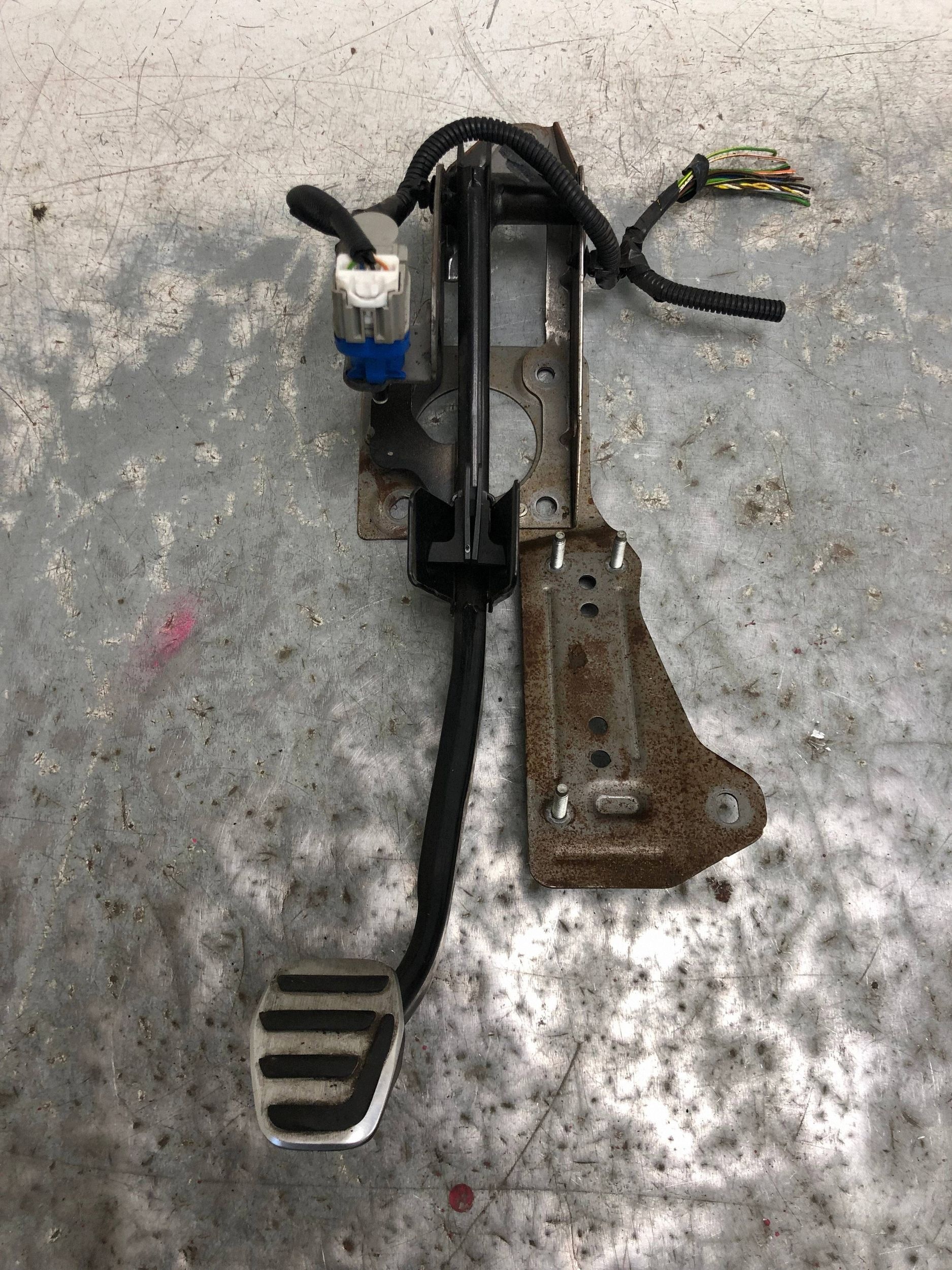 PEDAL Bremse VOLVO C30 LIFT 31341659
