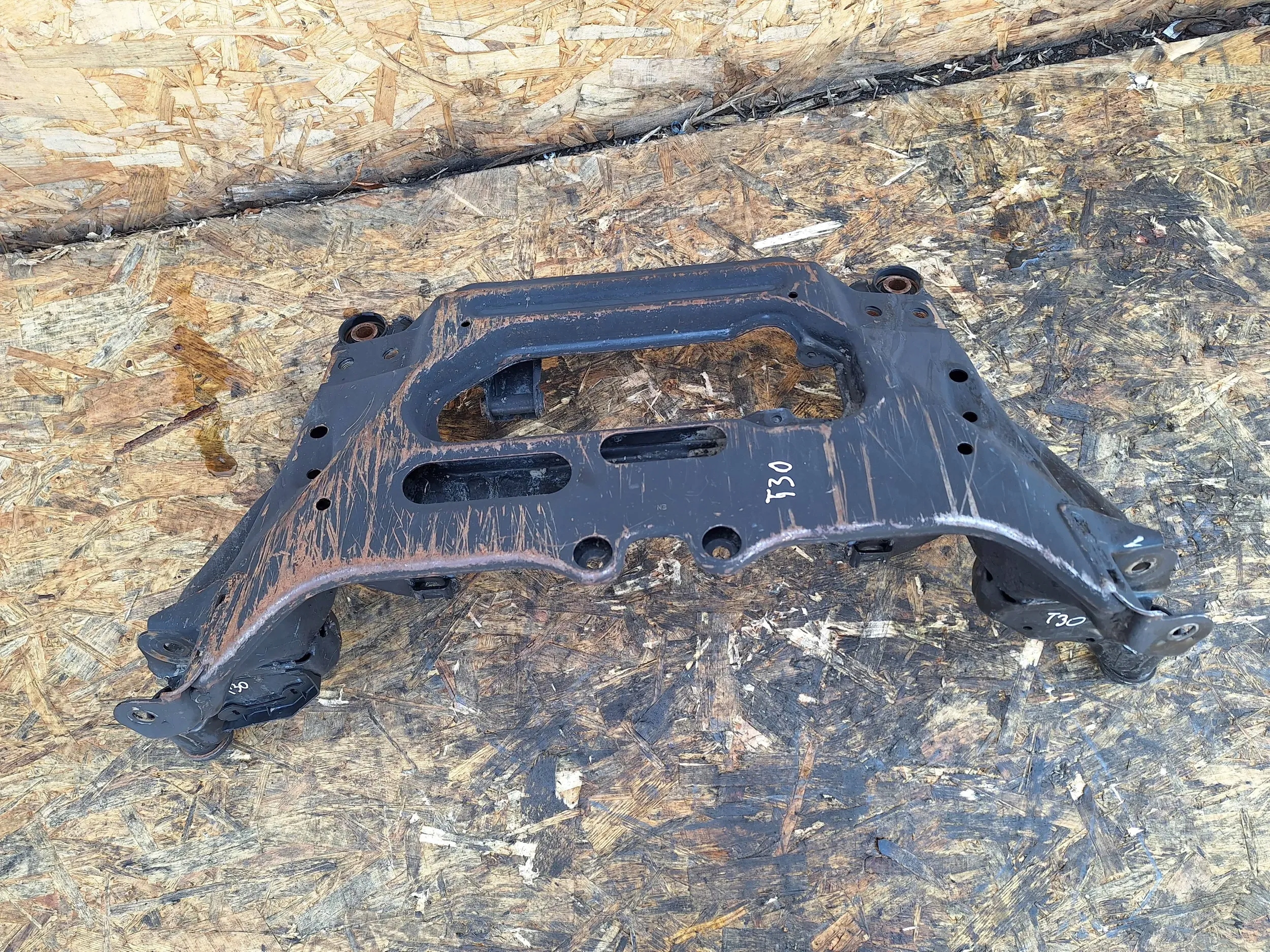 axle beam axle beam subframe NISSAN X-TRAIL T30 01-07