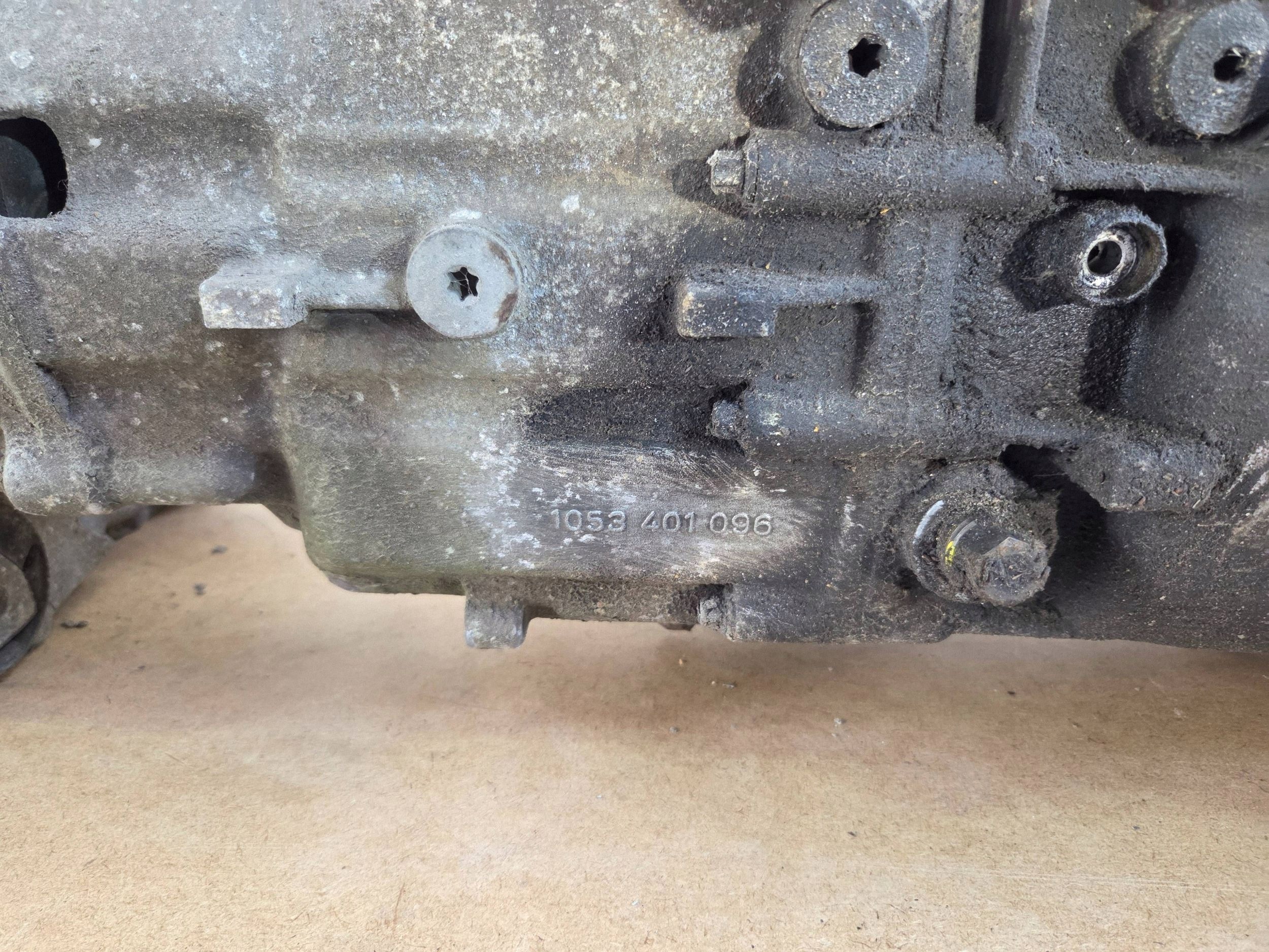 BMW 5 E34 2,5 IX manuale cambio 5 ingranaggi 1053401096