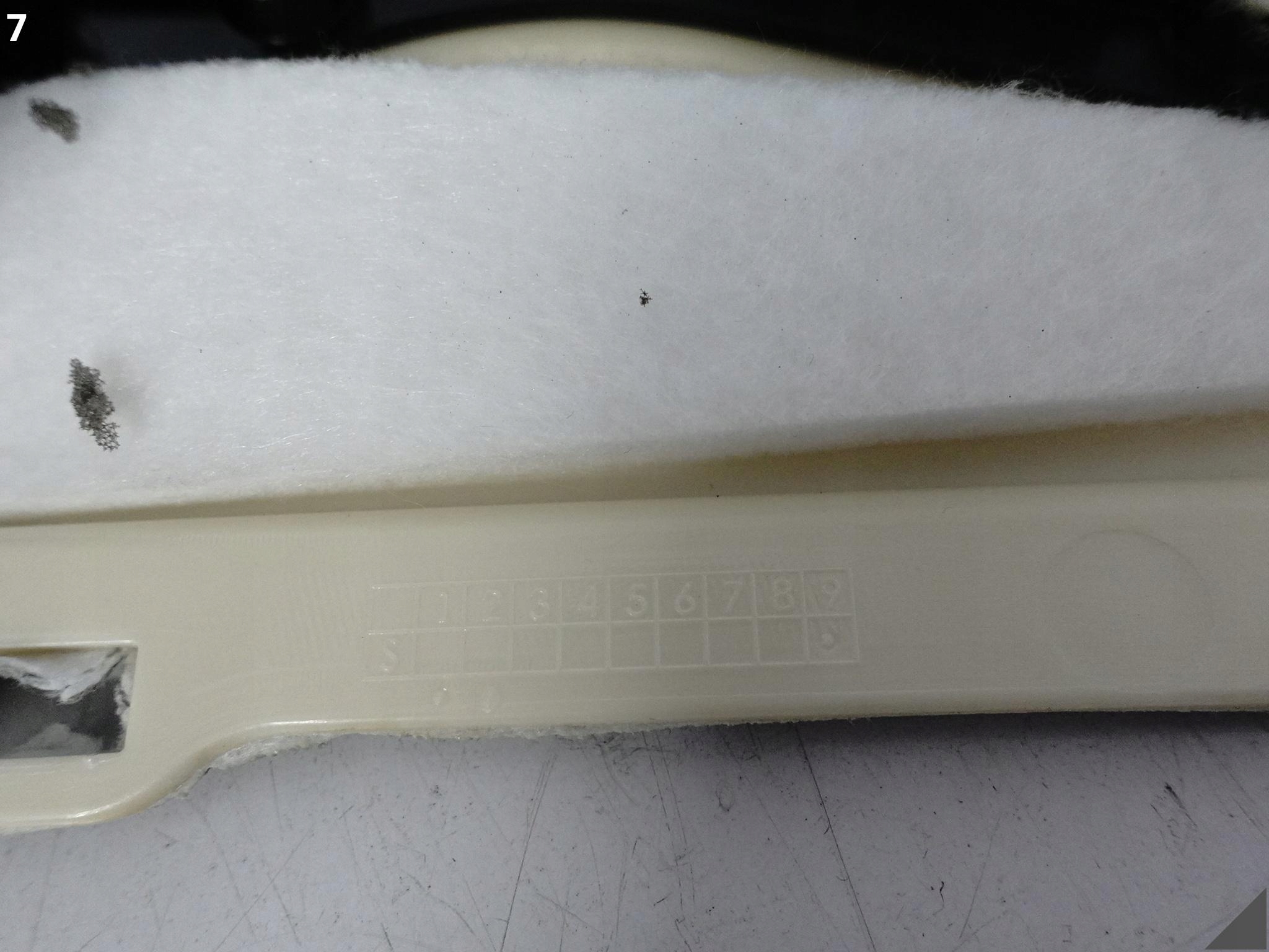 AUDI A7 S7 RS7 4G8 C7 10-18 cover side pillar D left MOON SILVER HF6