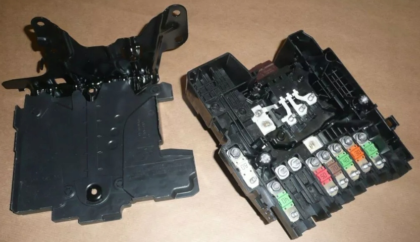 Moduł Akumulatora C4 Picasso 308 9675349880 Producent części Groupe PSA