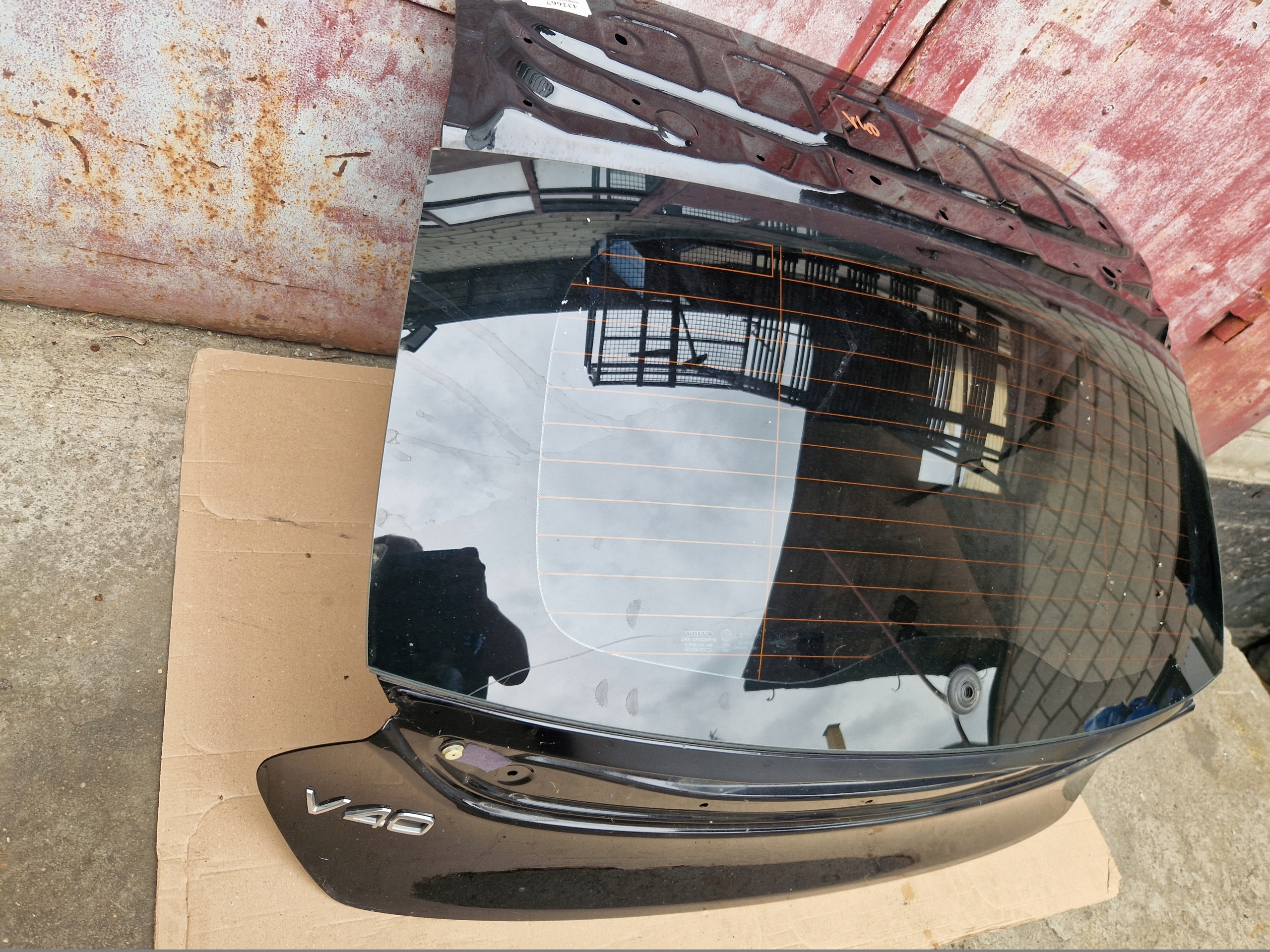 VOLVO V40 II trunk door boot