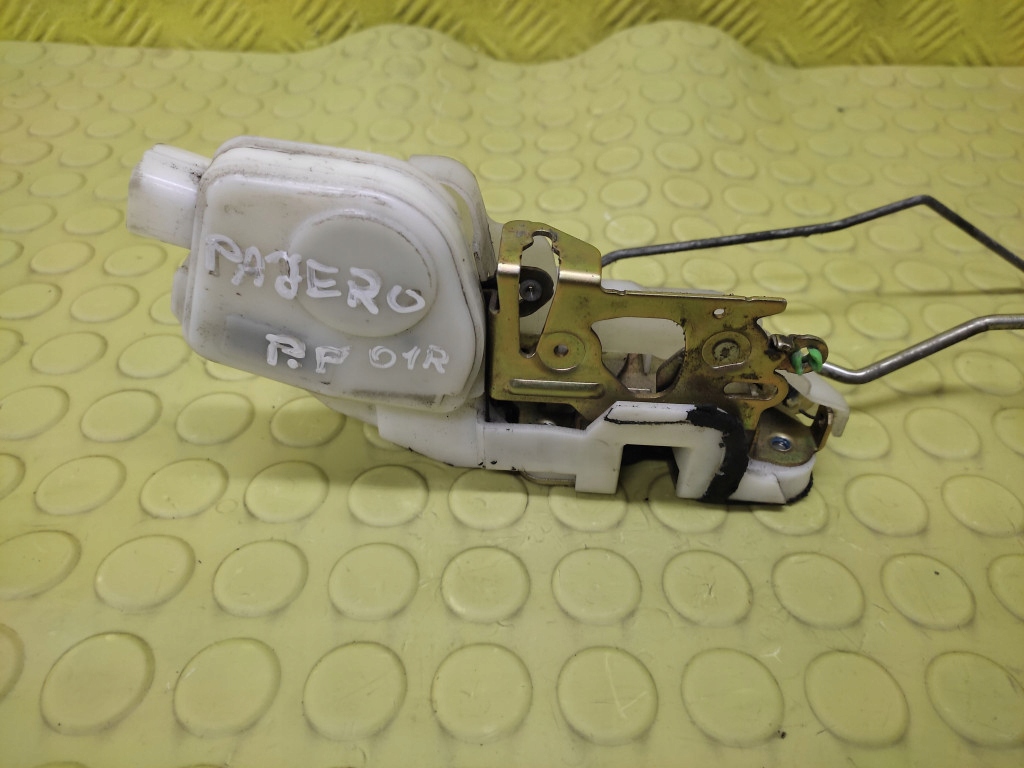 MITSUBISHI PAJERO 3 lock door right front