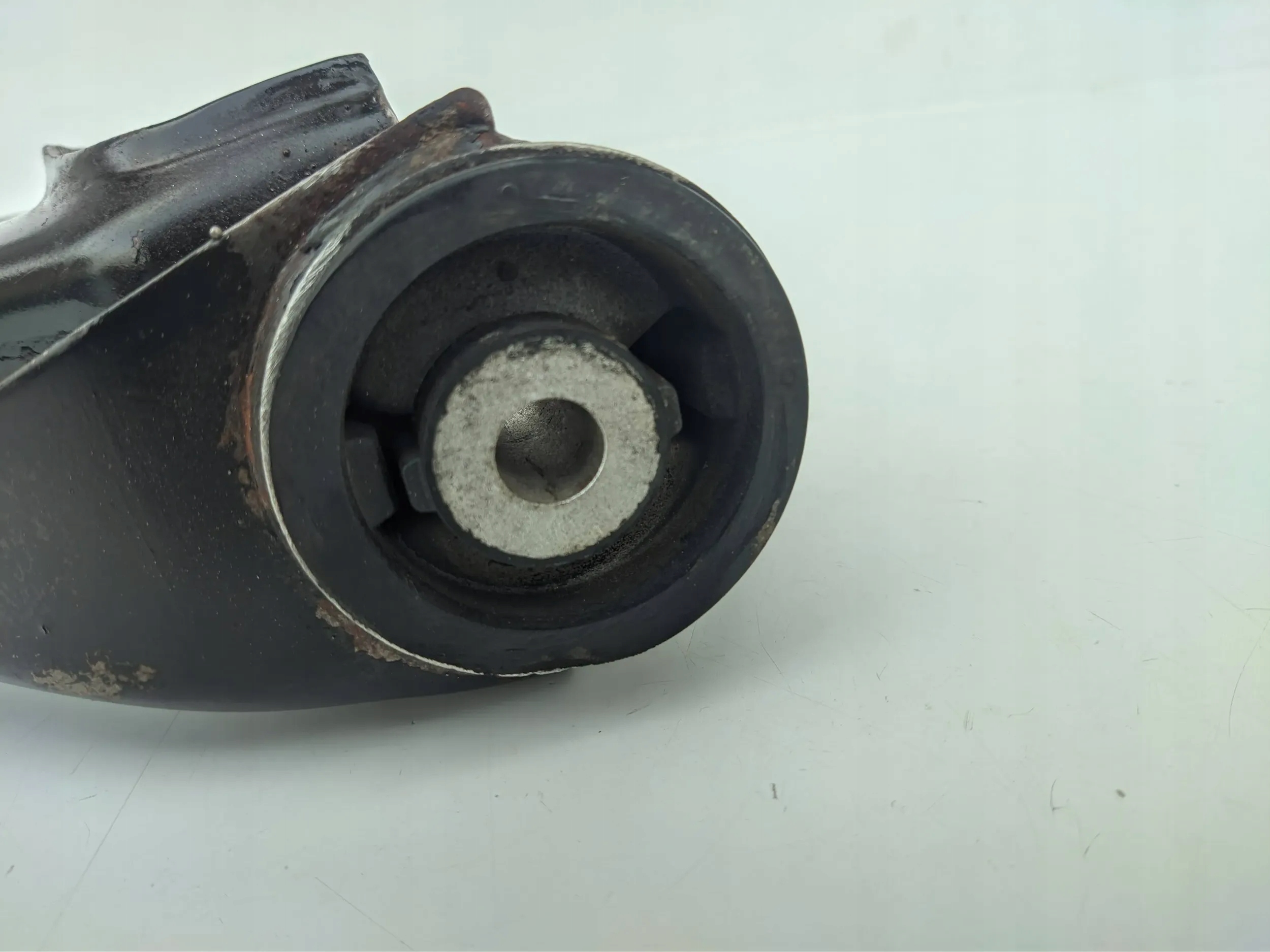 arm left front AUDI Q7 4L 7L0505351AA