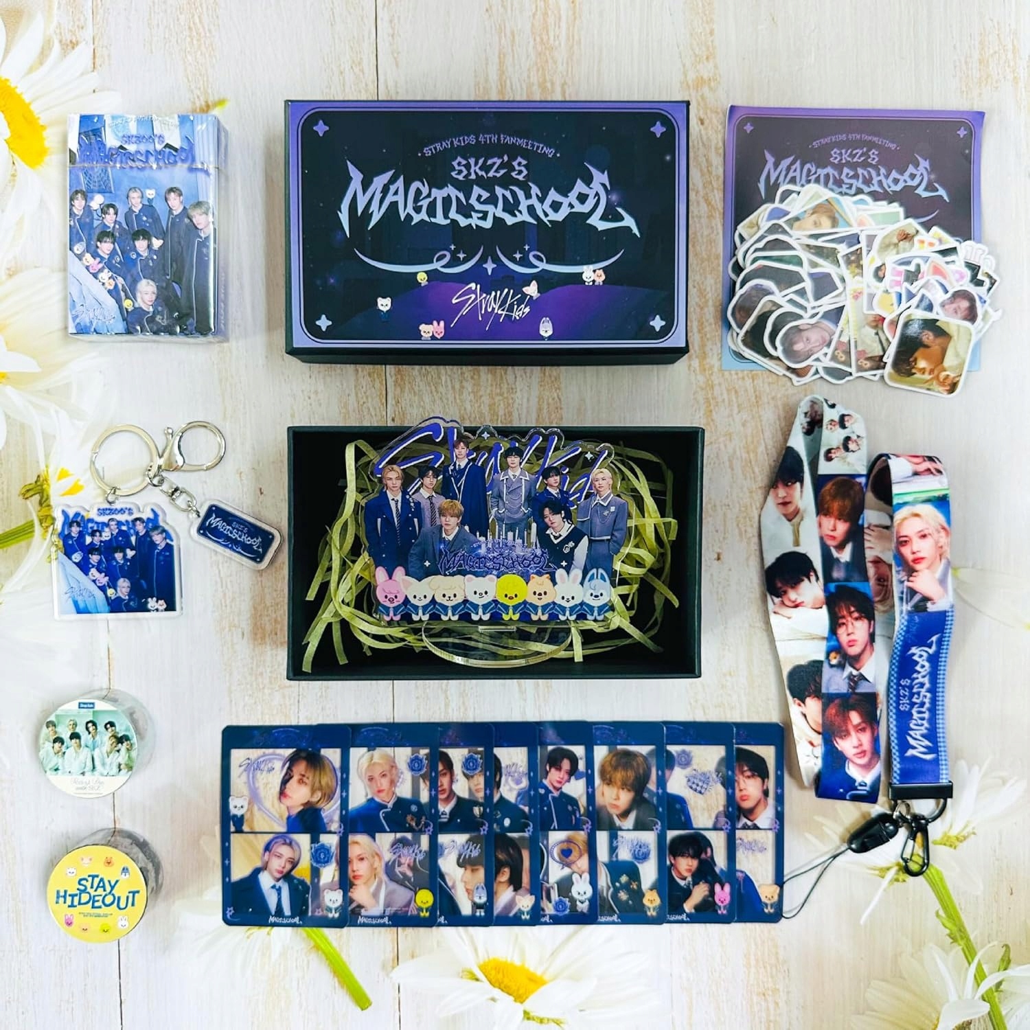 ZESTAW PUDEŁKA PREZENTOWEGO ALBUMU ROCKA STRAY KIDS Marka bez marki