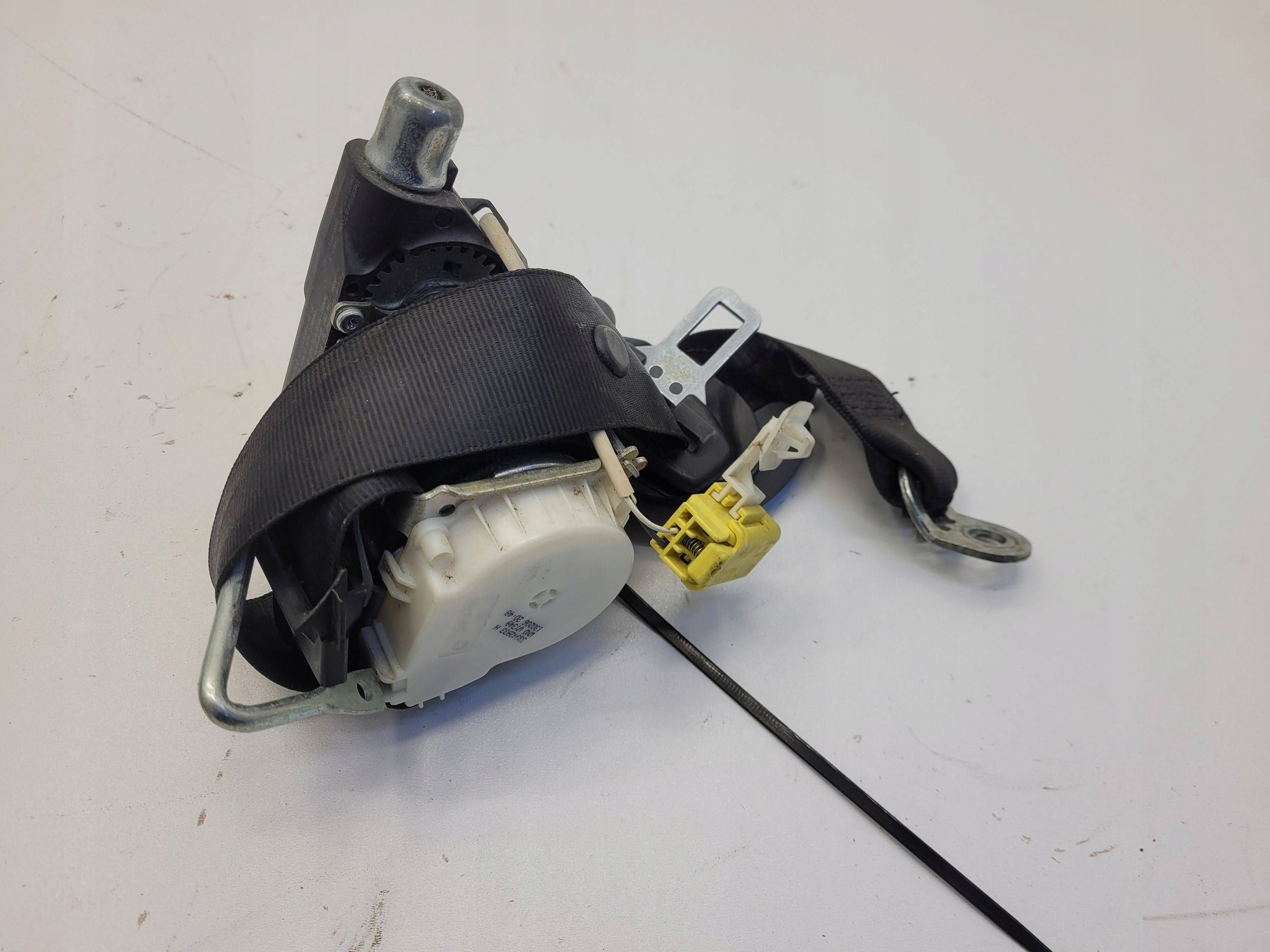 VW PASSAT B6 B7 CC tension belt safety right front 05R