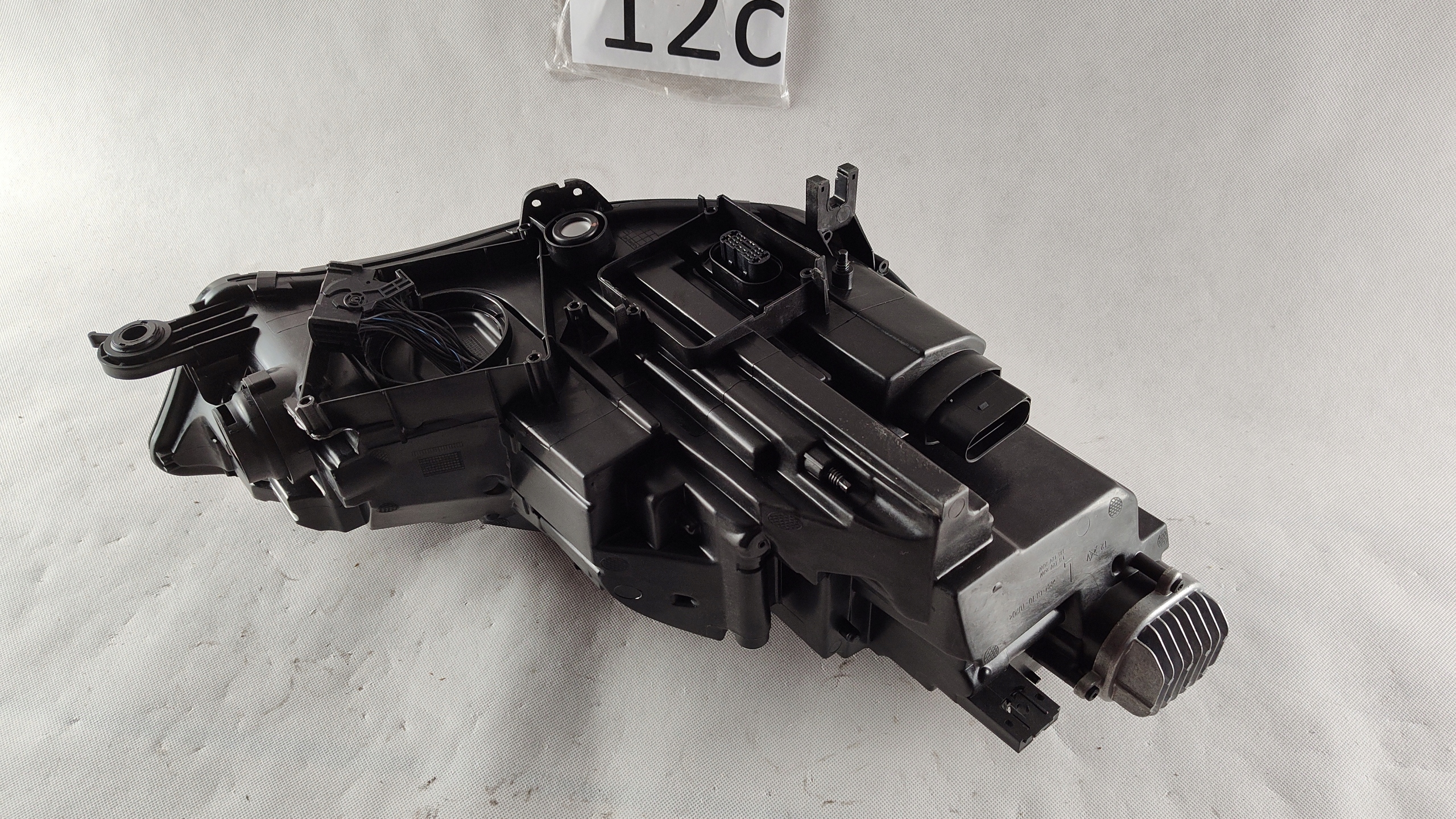 Audi A4 B9 15- Фара левая full led 8W0941033 европа
