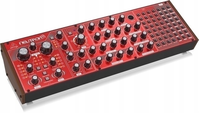 Behringer Neutron analogový syntezátor