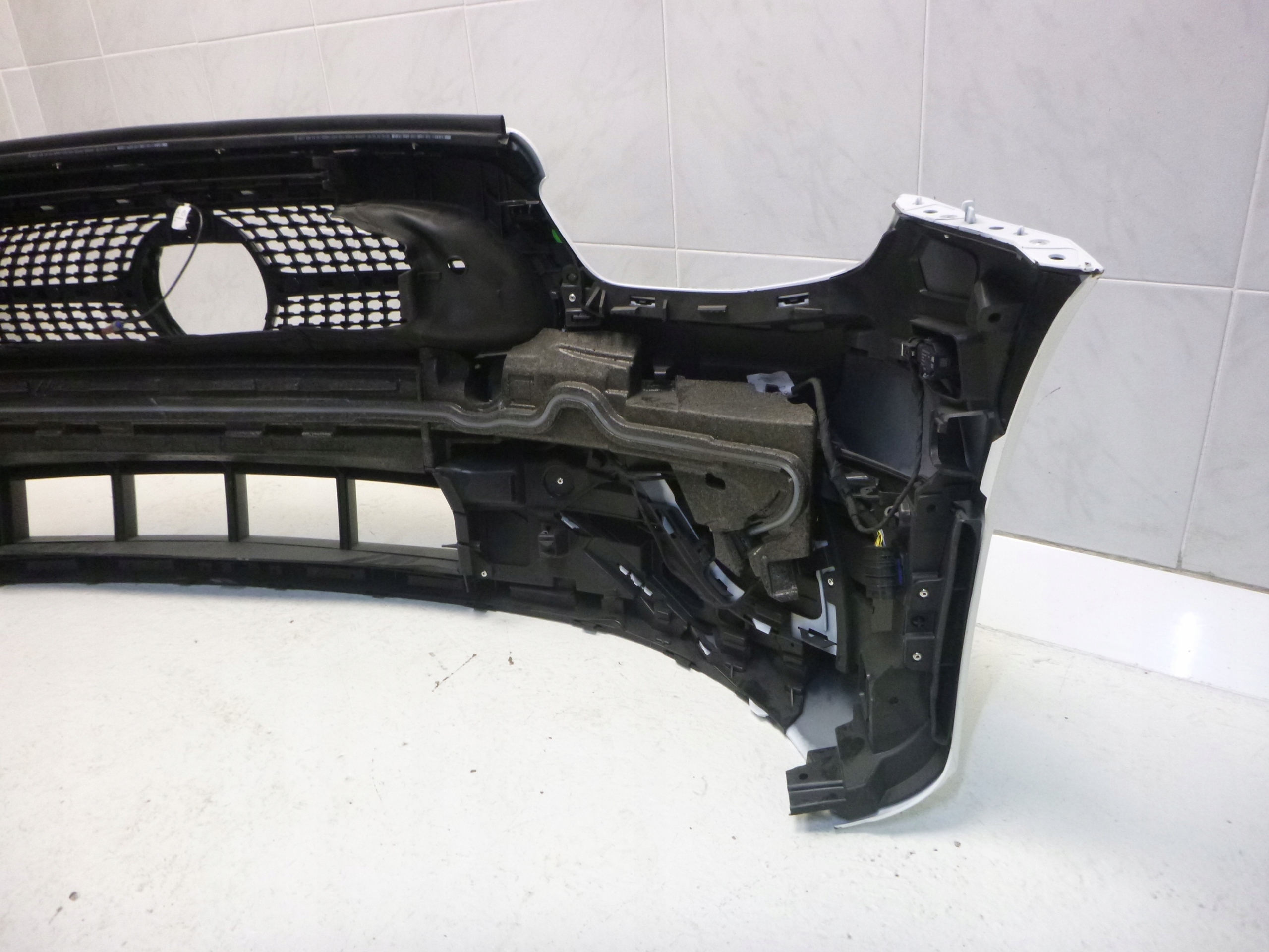 MERCEDES W206 206 AMG bumper front front 6x PDC