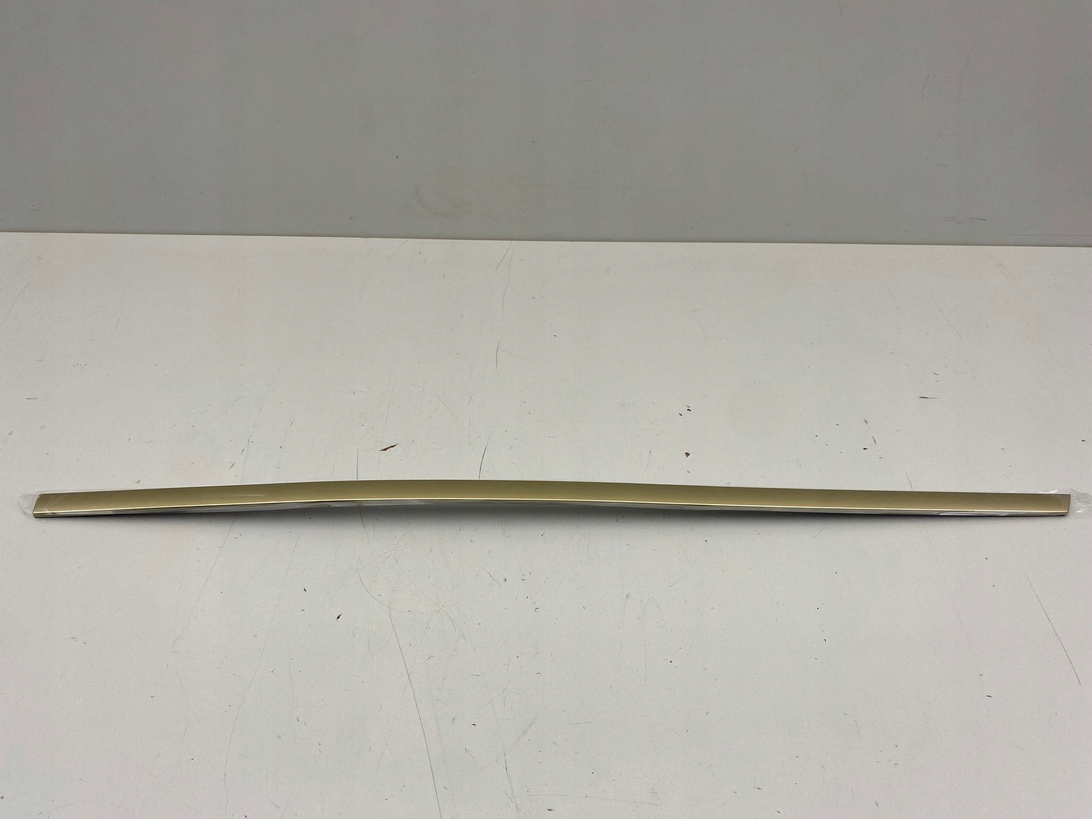 BMW XM G09 PRAWA LISTWA DRZWI SZYBY TYŁ TYLNA 22-