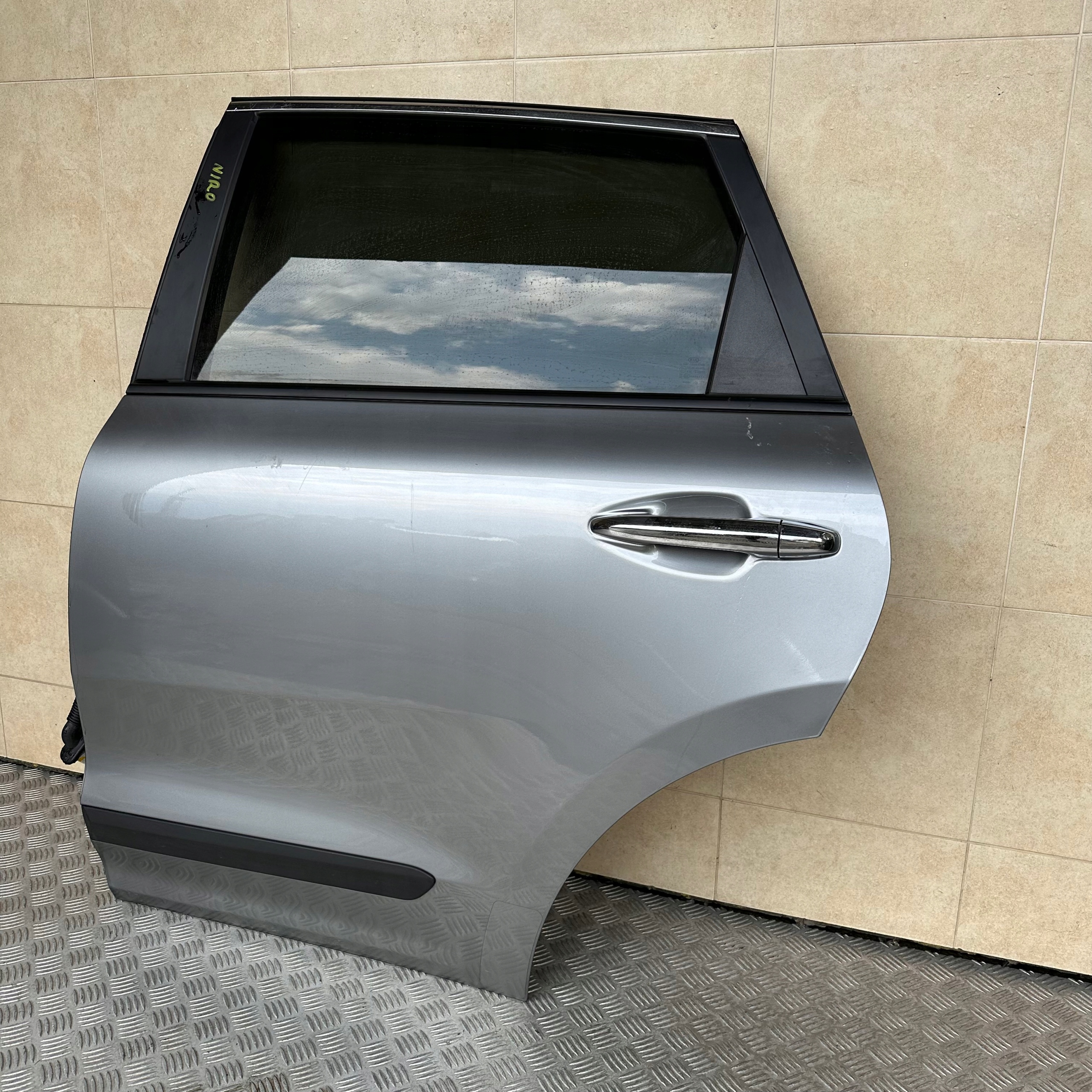 DOOR LEFT COMPLETE KIA NIRO LIFT 2019 ROK